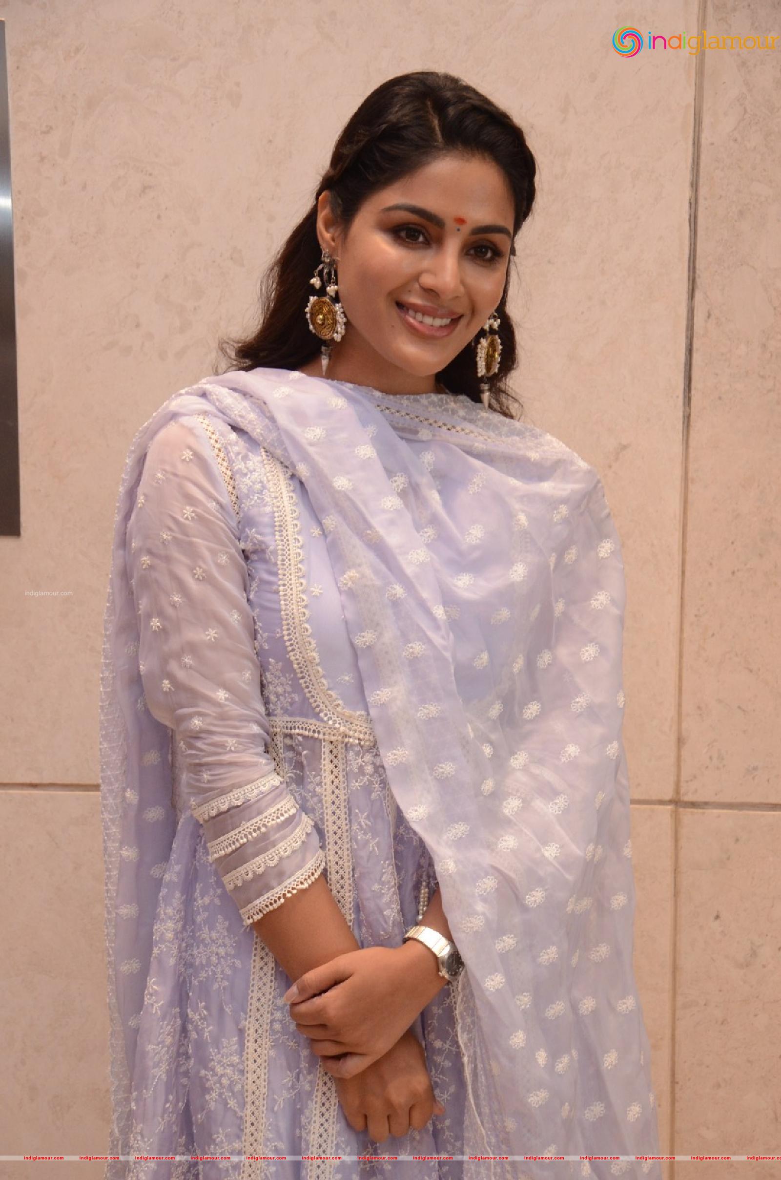 Samyuktha Menon Actress hd photo
