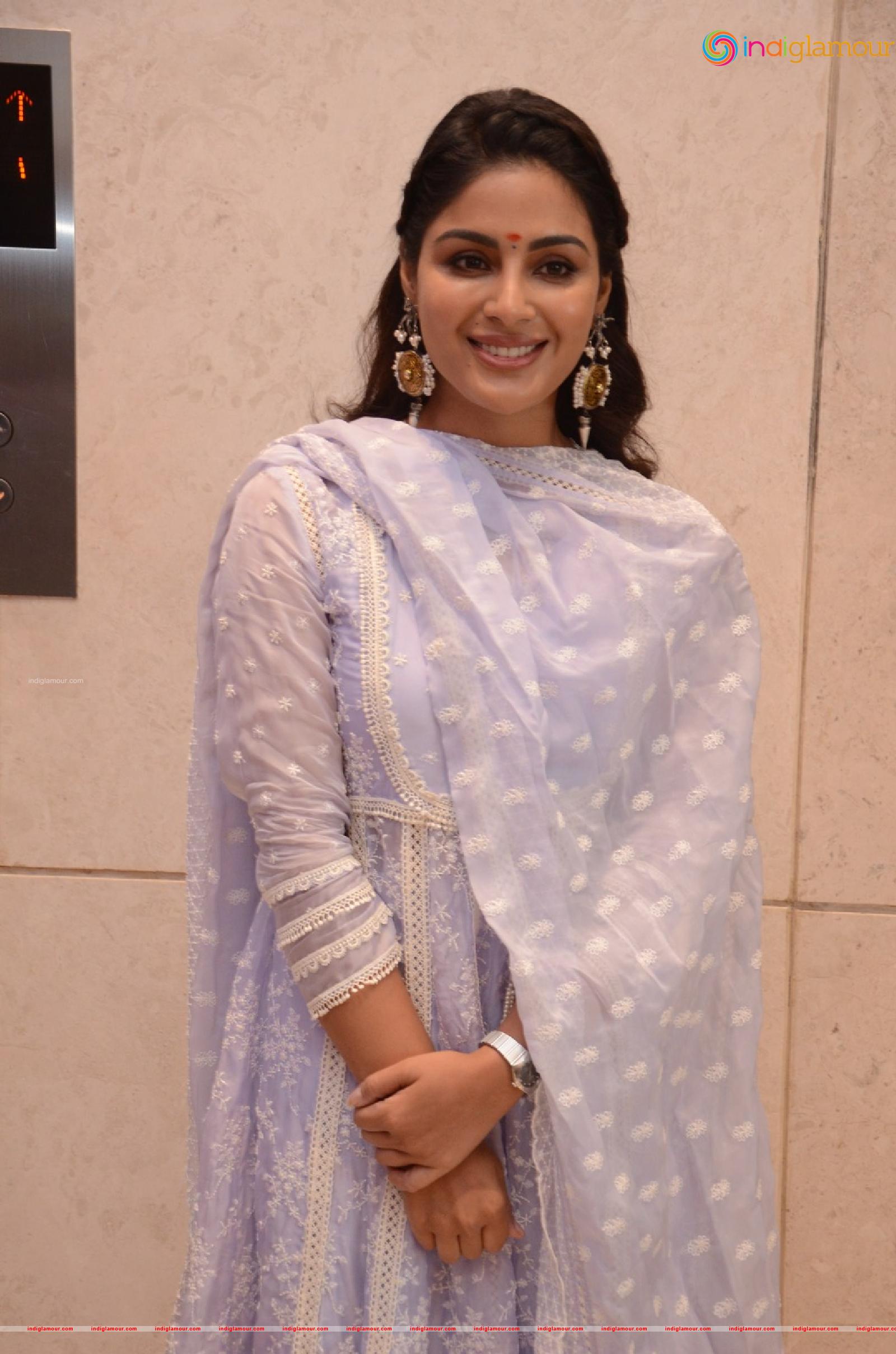 Samyuktha Menon Actress hd photo