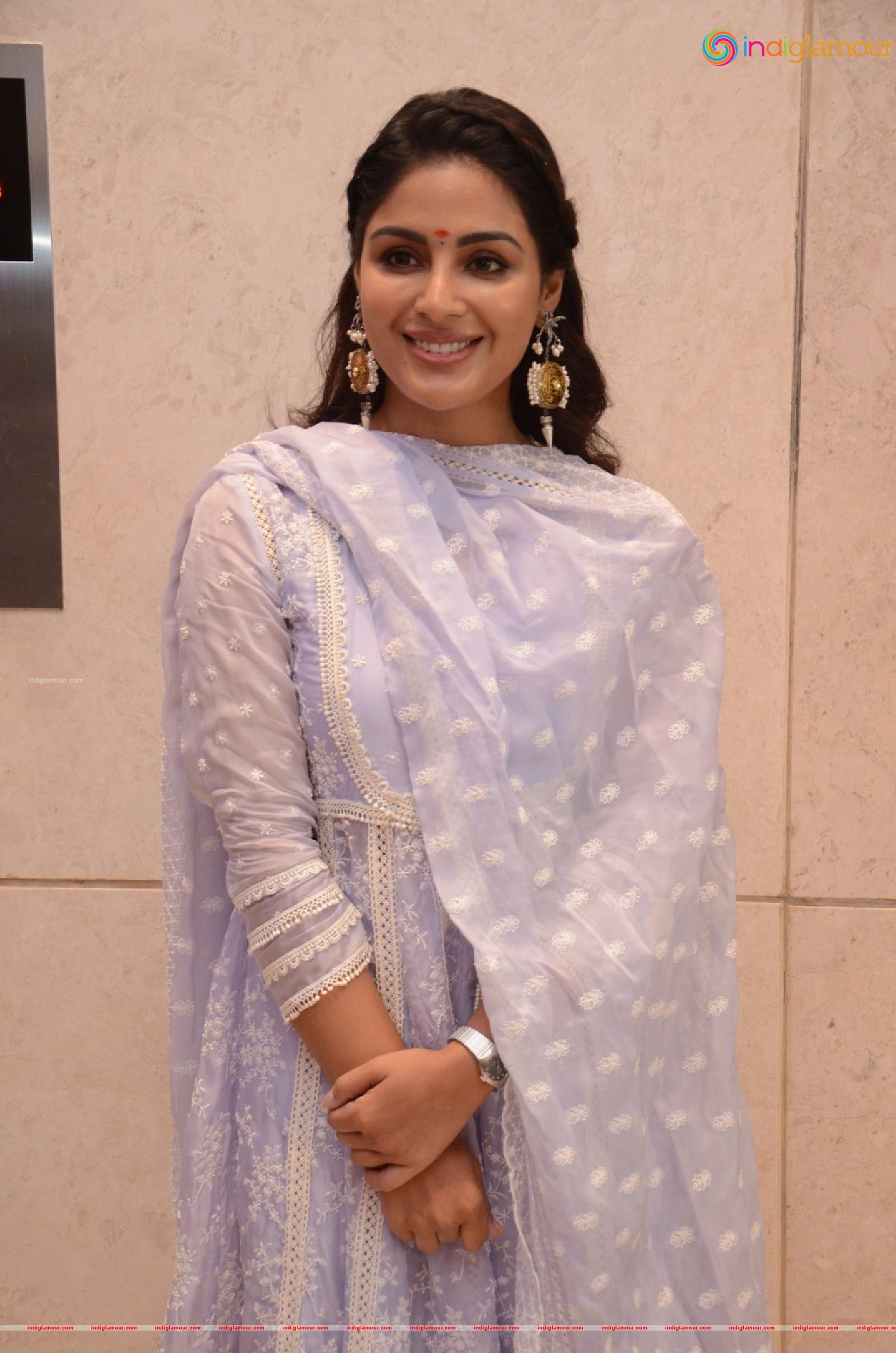Samyuktha Menon Actress hd photo