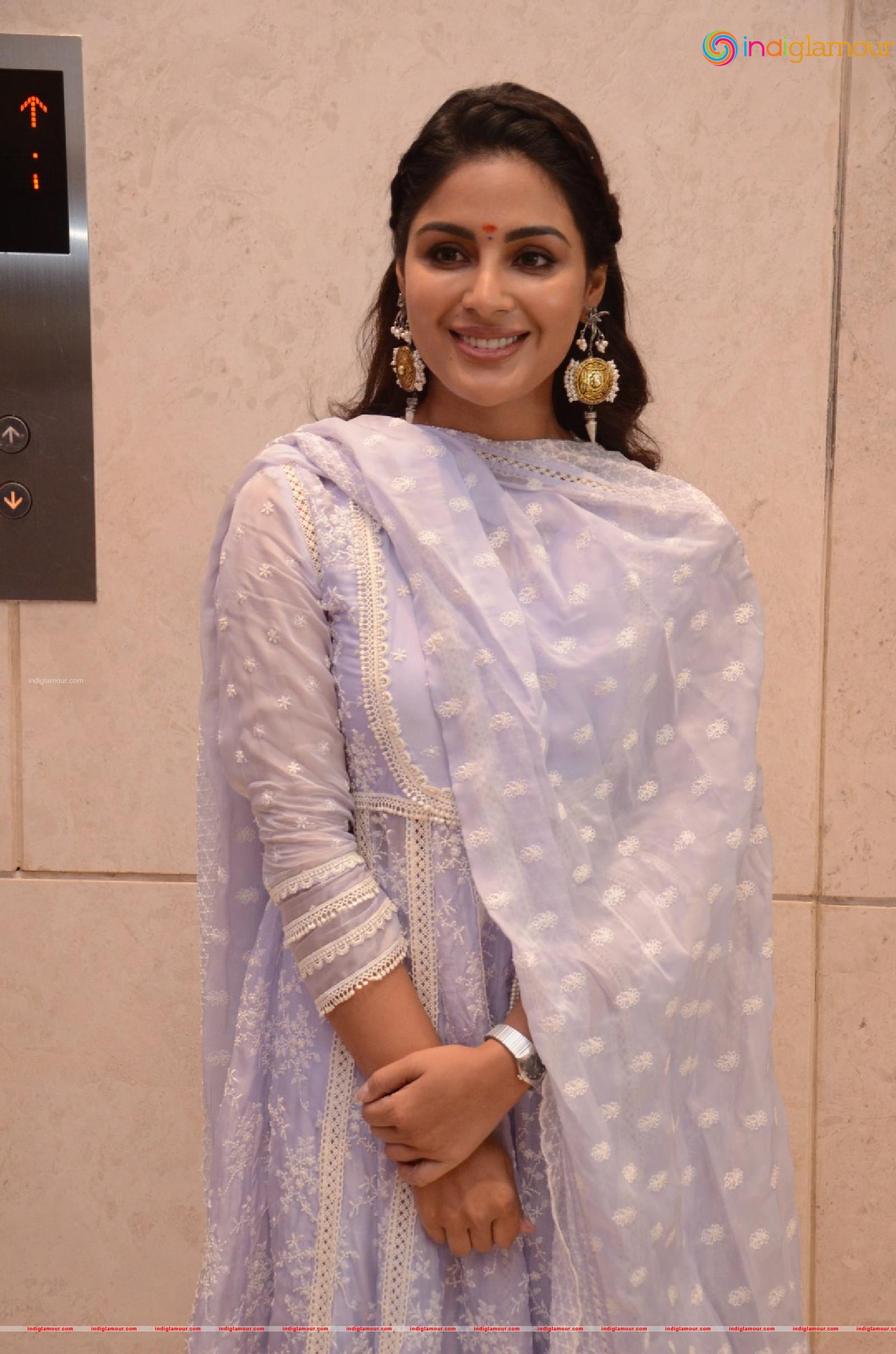 Samyuktha Menon Actress hd photo