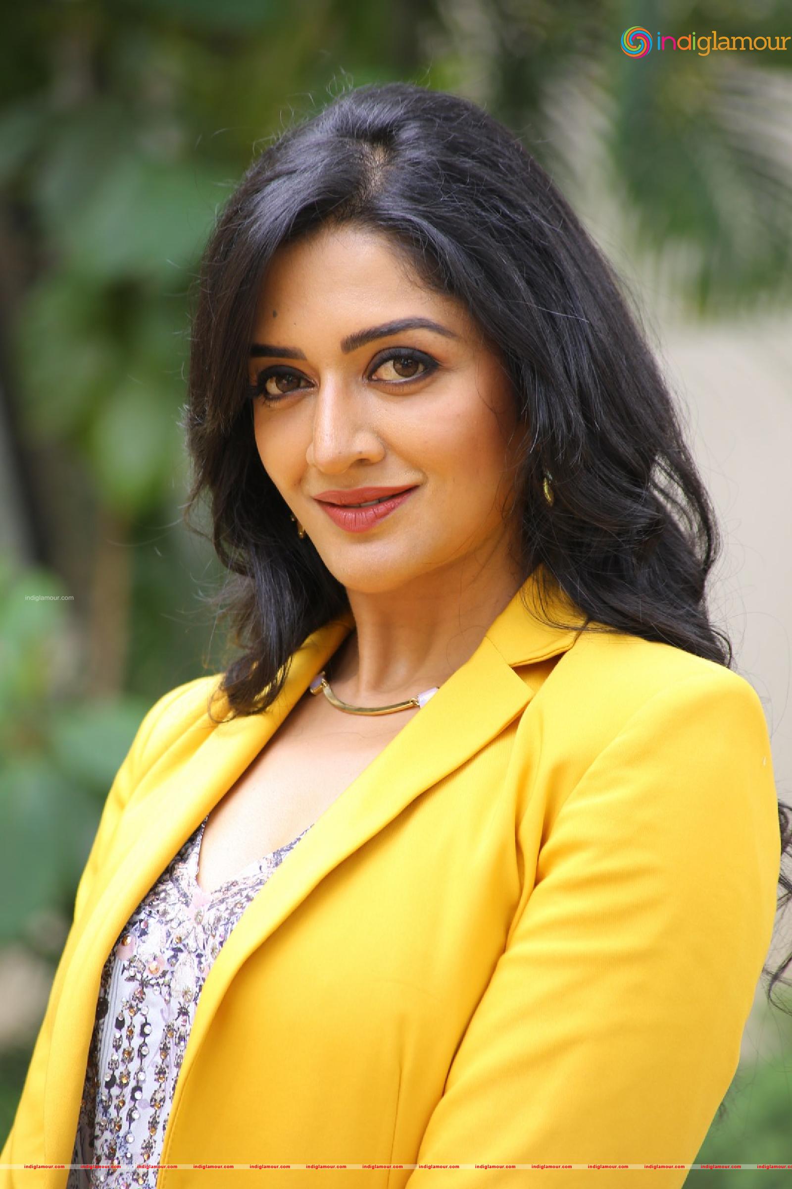 Vimala Raman Actress hd photo