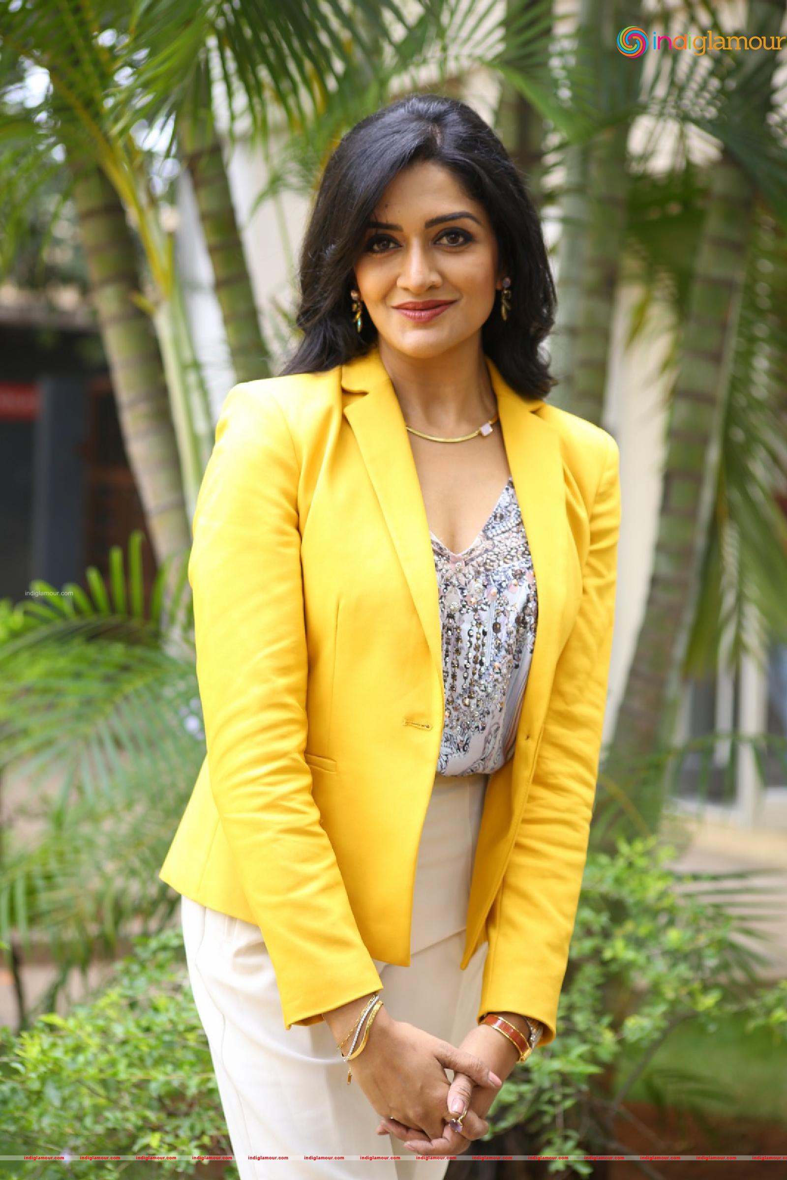 Vimala Raman Actress hd photo