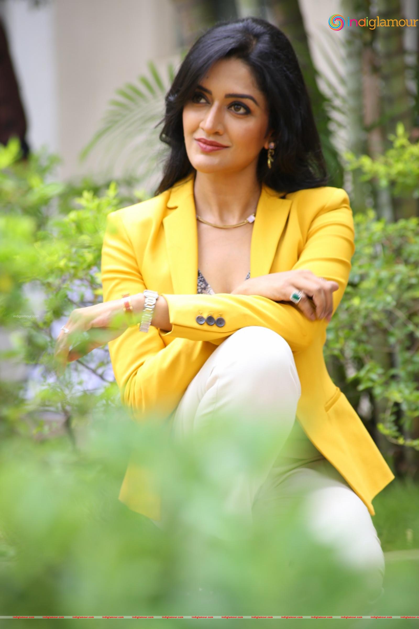 Vimala Raman Actress hd photo