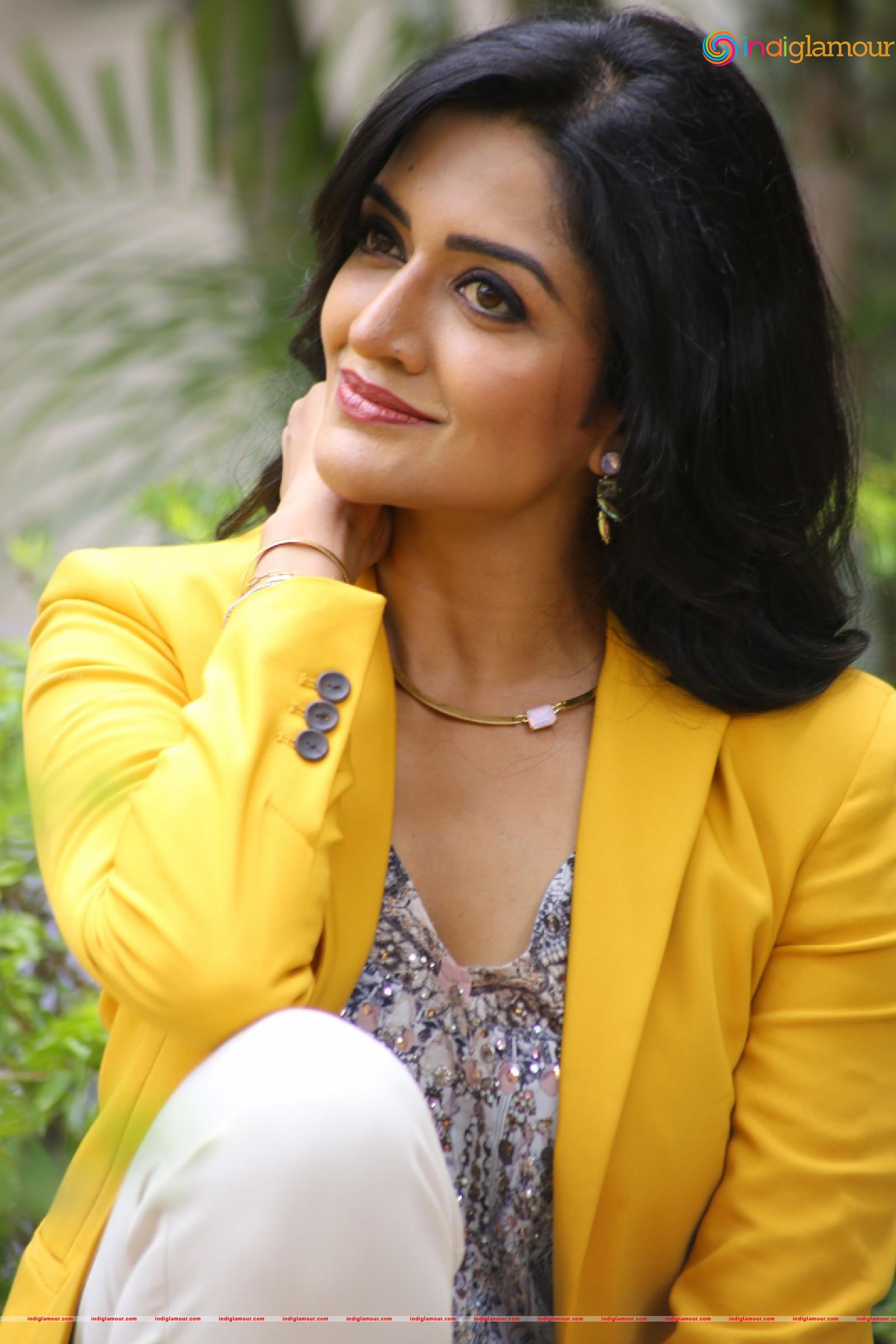 Vimala Raman Actress hd photo
