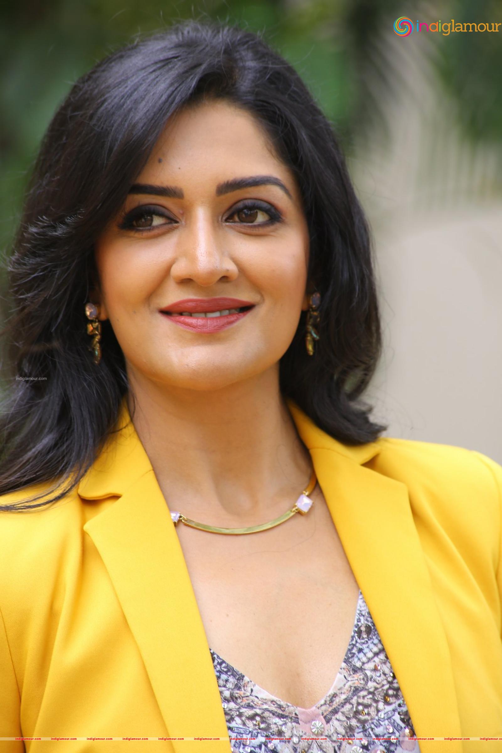 Vimala Raman Actress hd photo