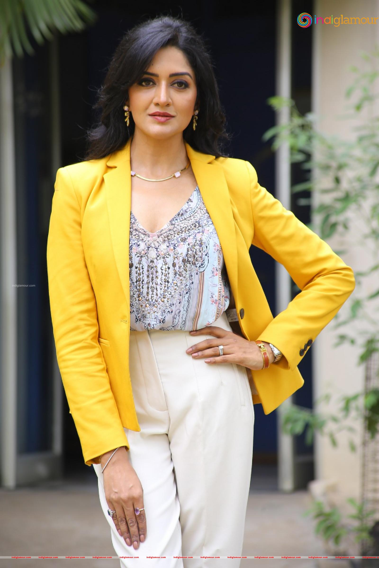 Vimala Raman Actress hd photo