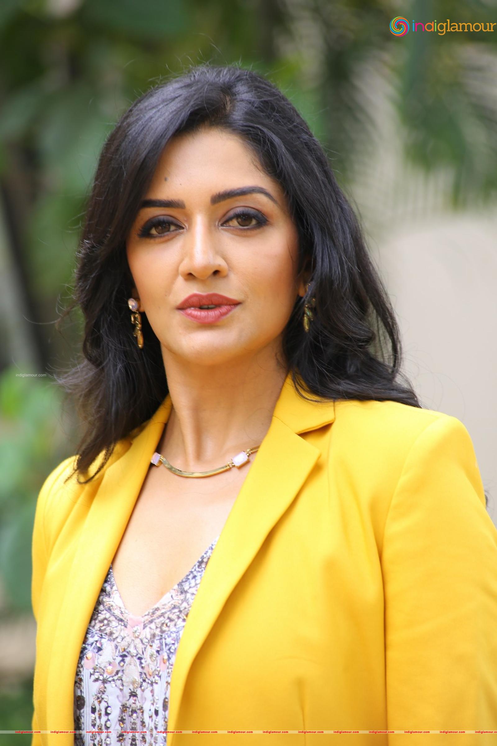 Vimala Raman Actress hd photo