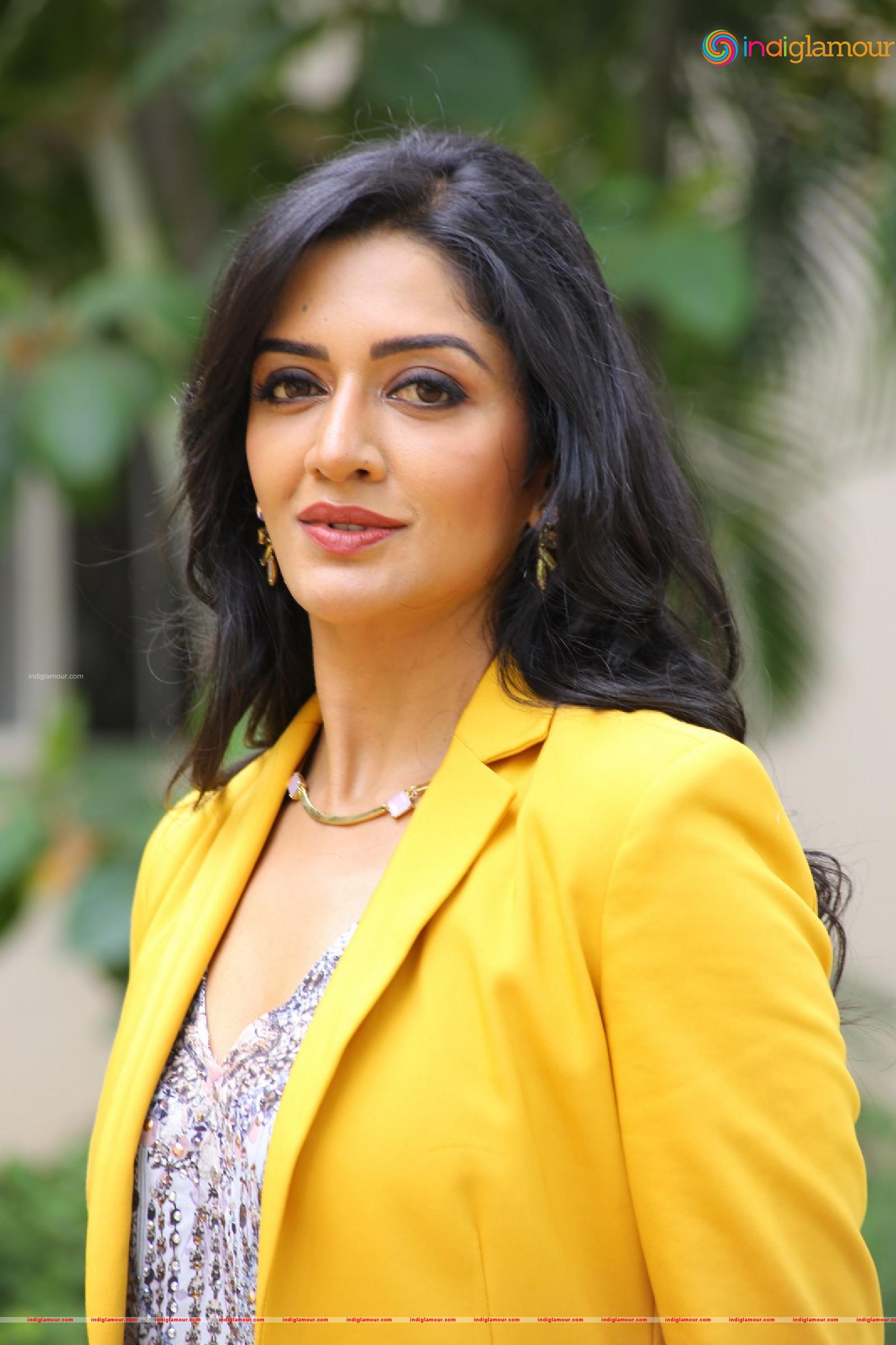 Vimala Raman Actress hd photo