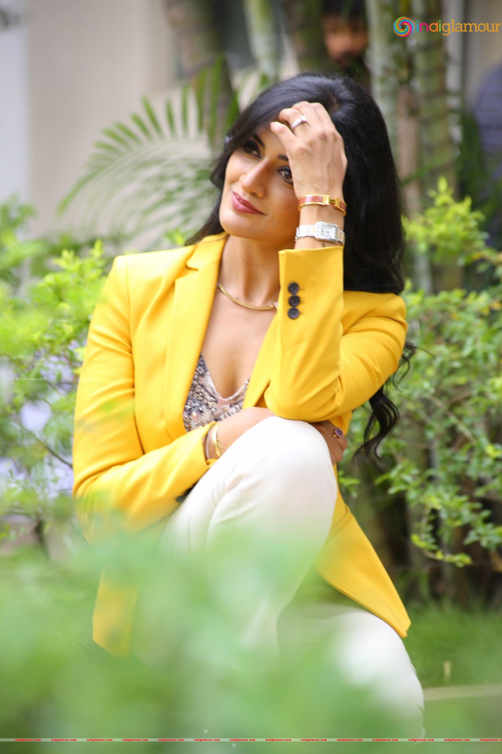 Vimala Raman Actress hd photo