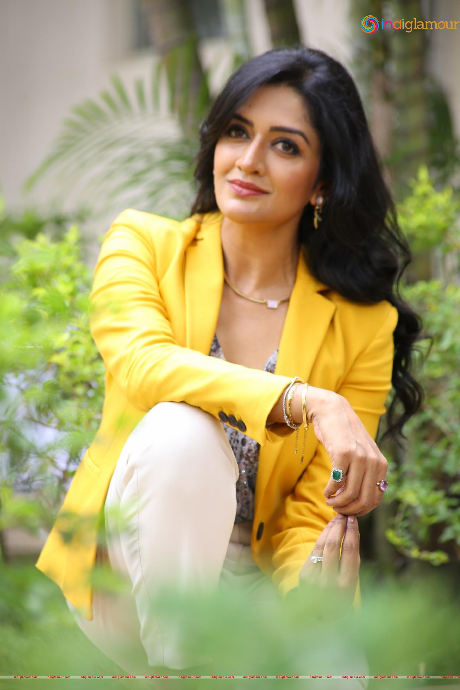 Vimala Raman Actress hd photo