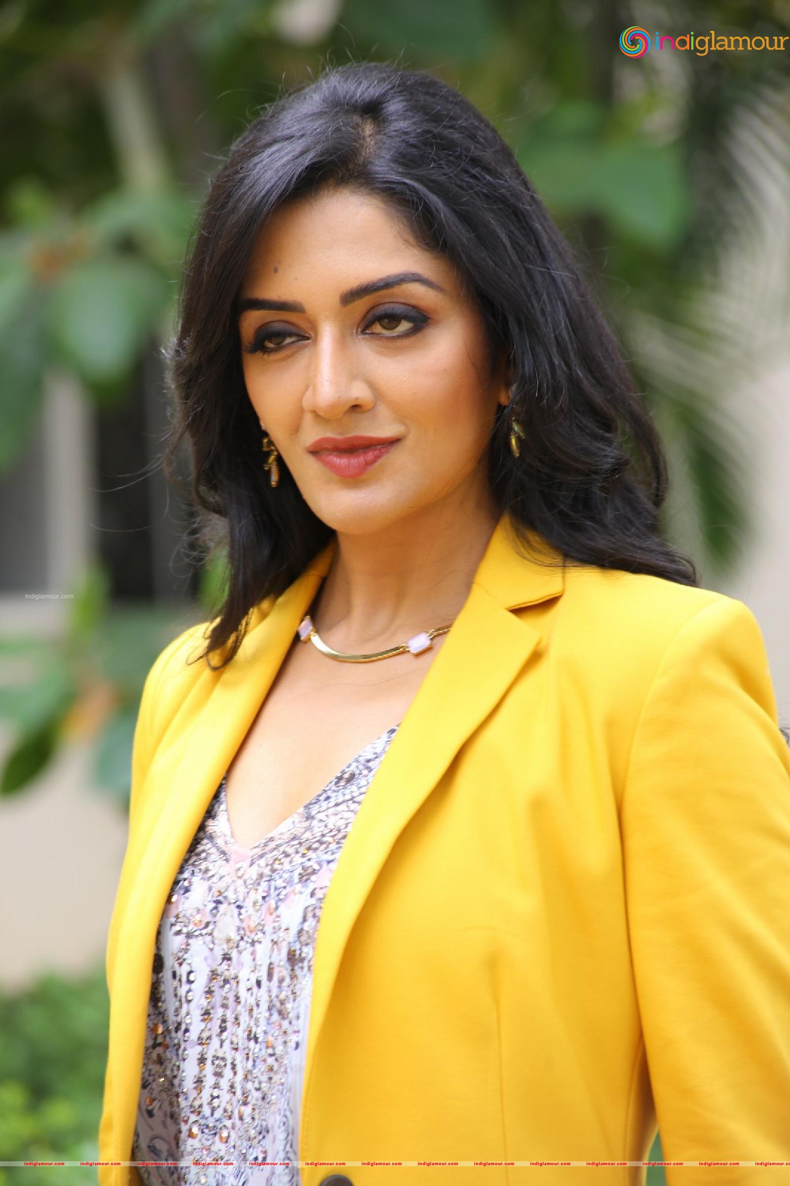 Vimala Raman Actress hd photo