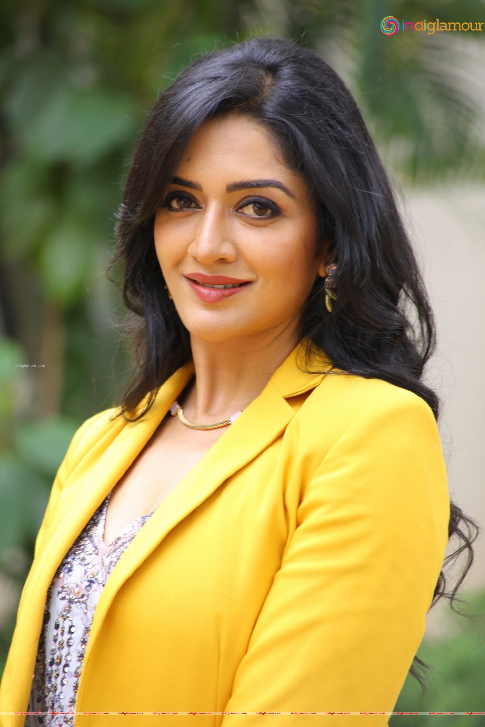 Vimala Raman Actress hd photo