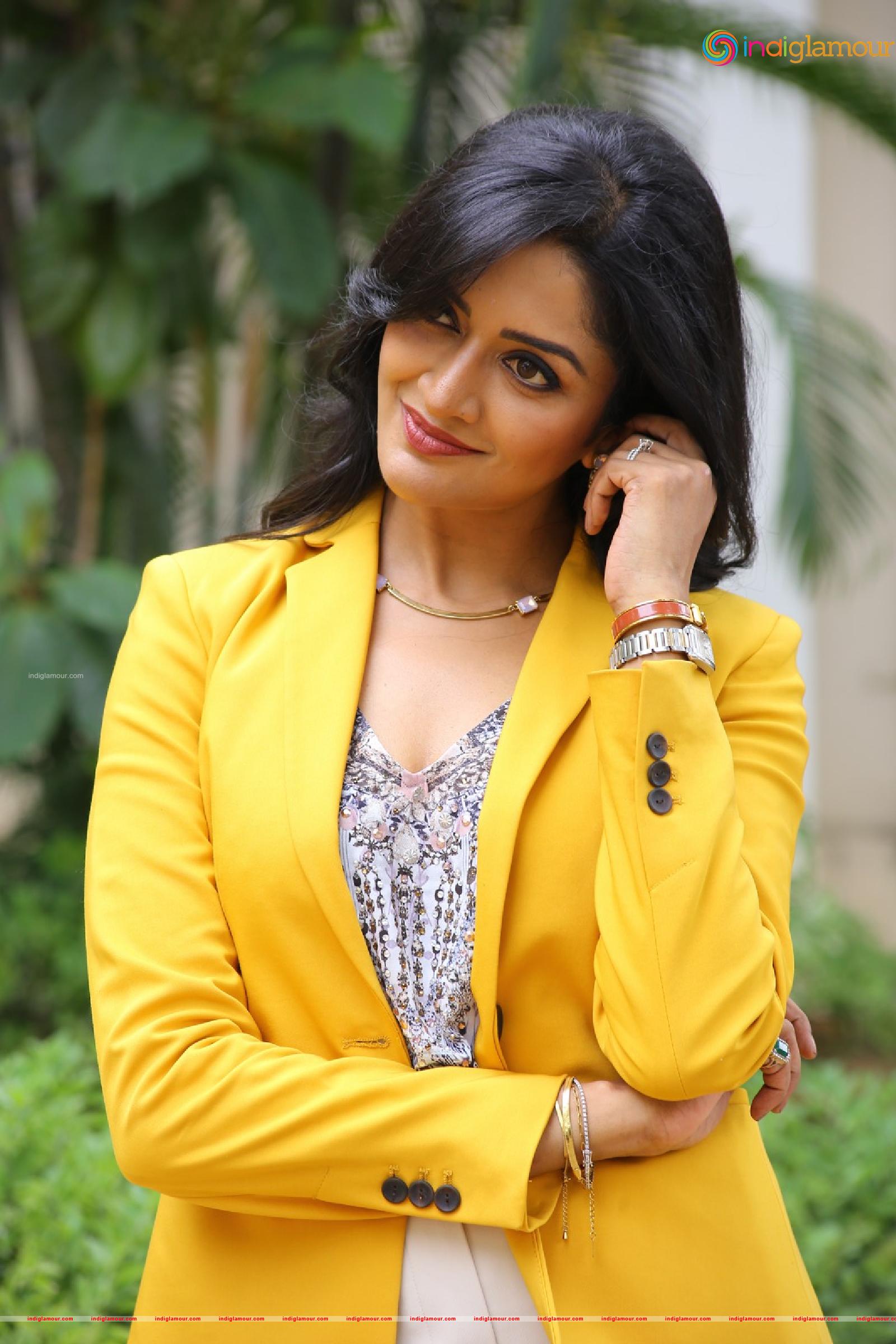 Vimala Raman Actress hd photo