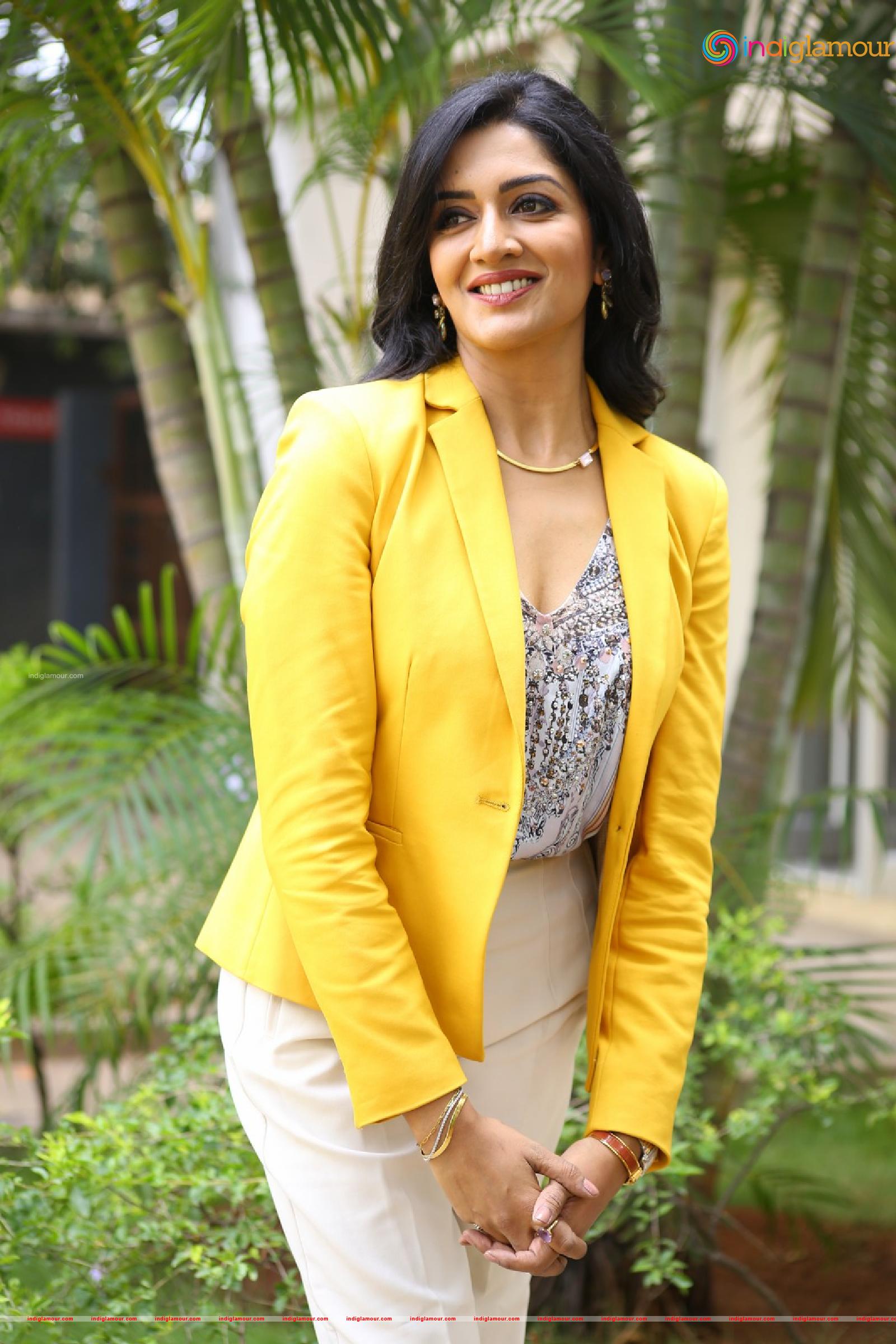 Vimala Raman Actress hd photo