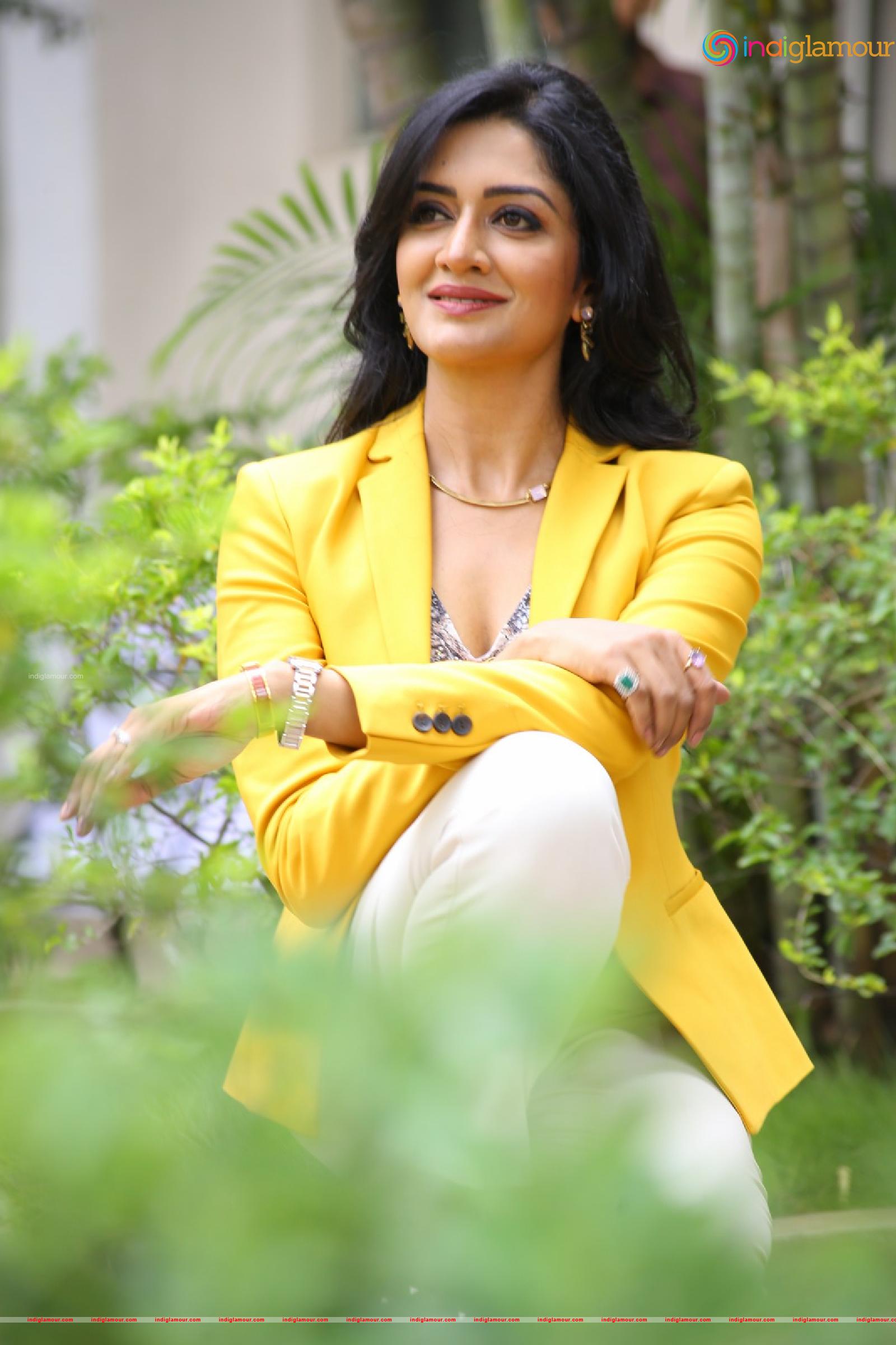 Vimala Raman Actress hd photo