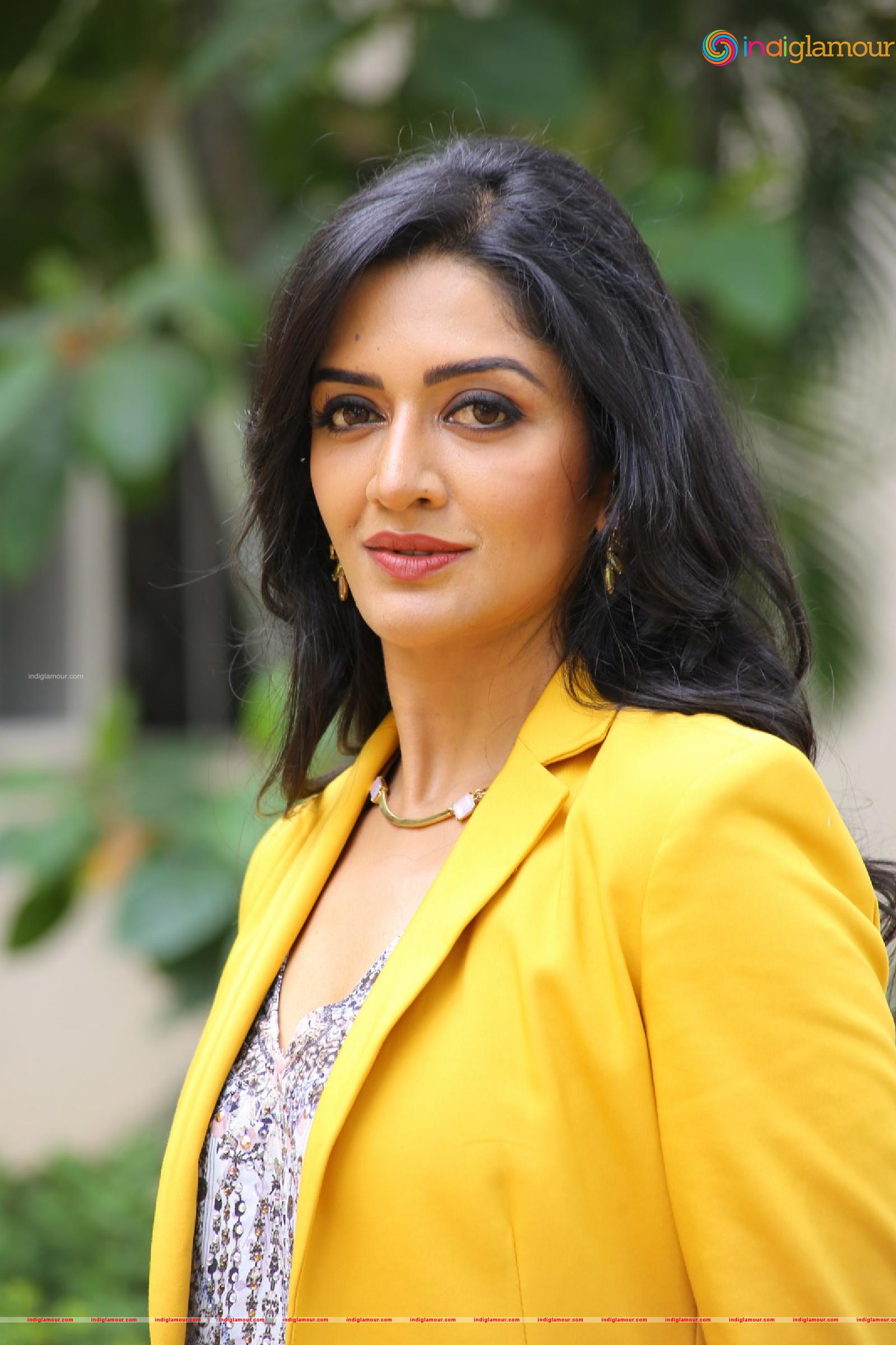 Vimala Raman Actress hd photo