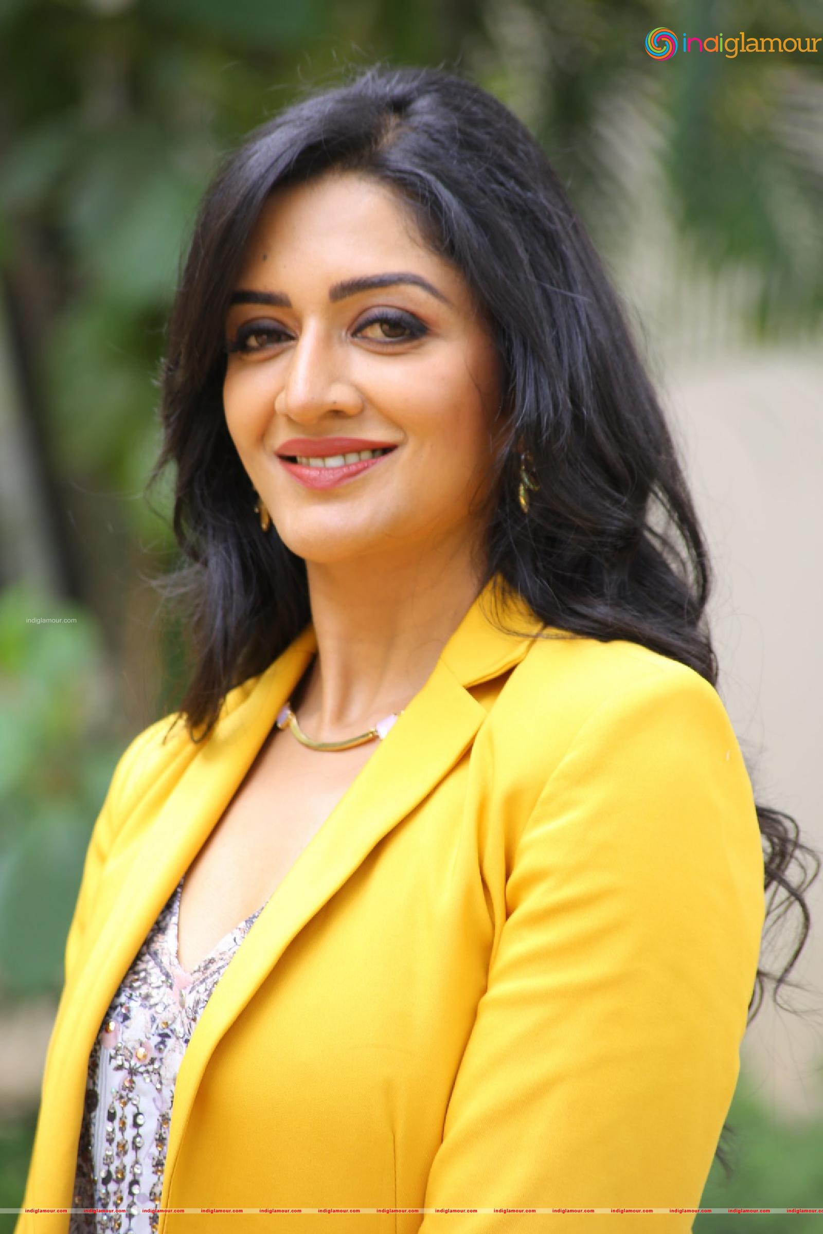 Vimala Raman Actress hd photo