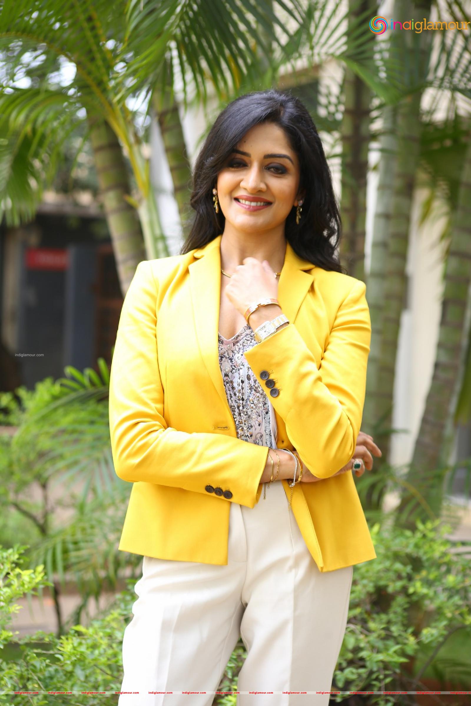 Vimala Raman Actress hd photo