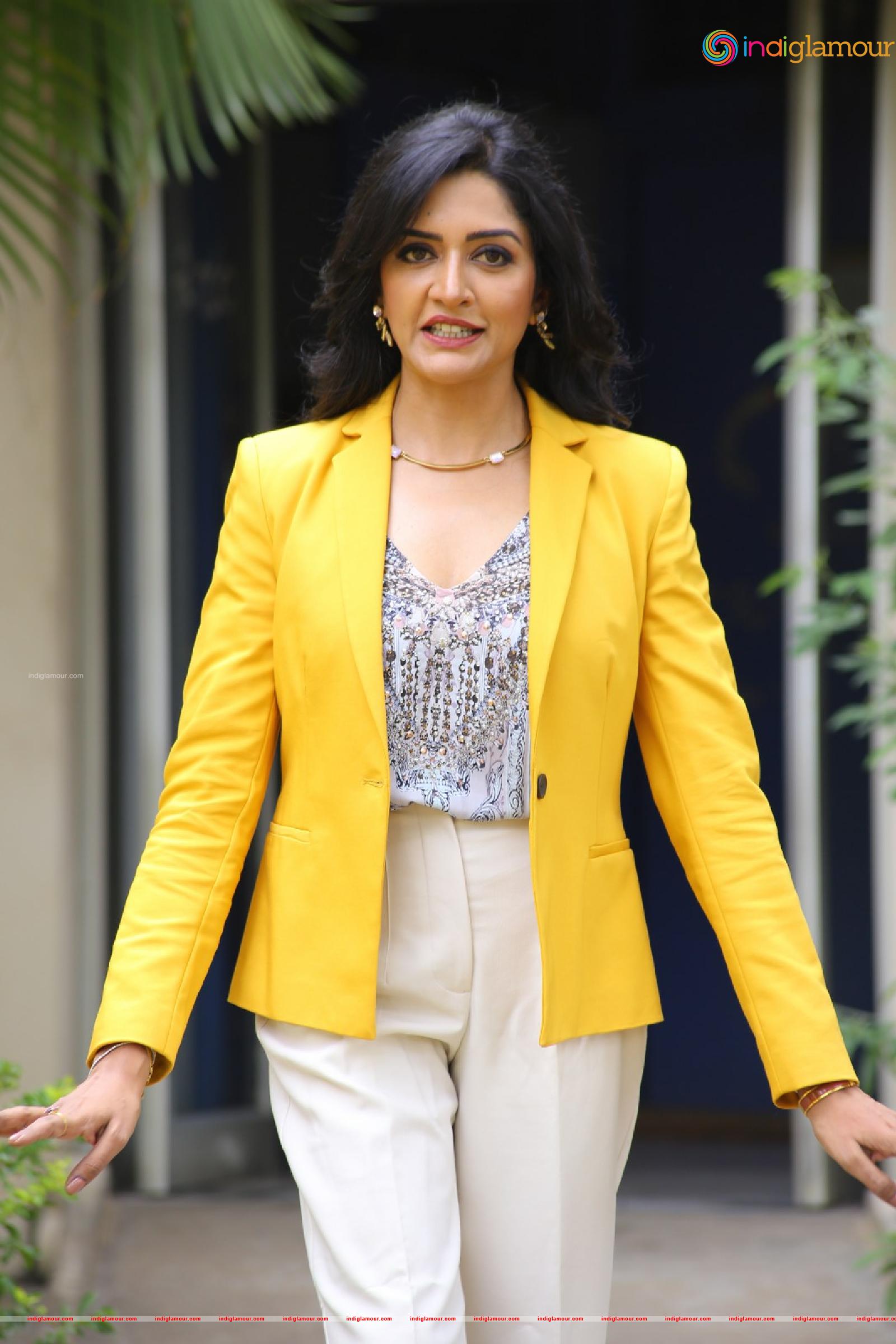 Vimala Raman Actress hd photo