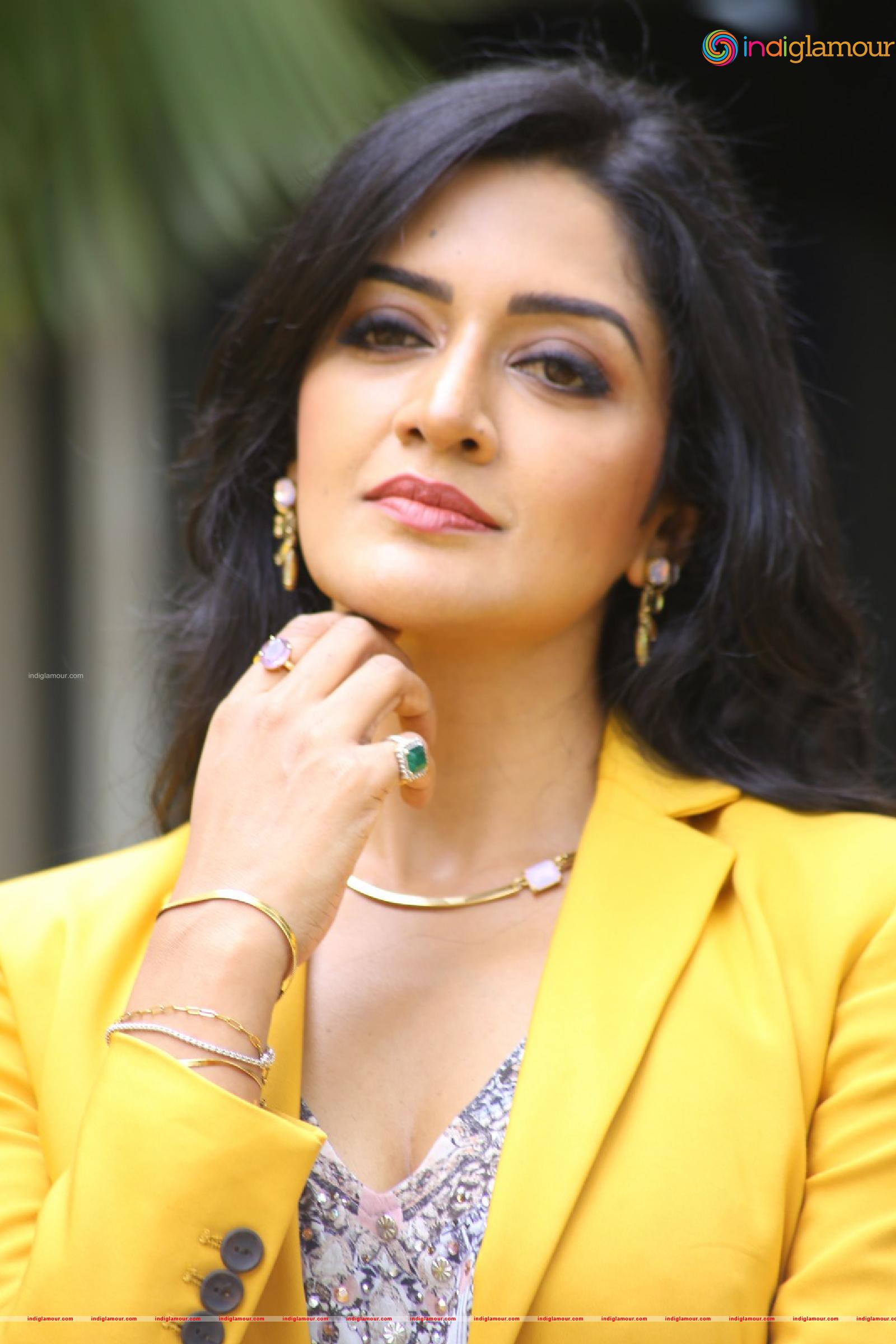 Vimala Raman Actress hd photo