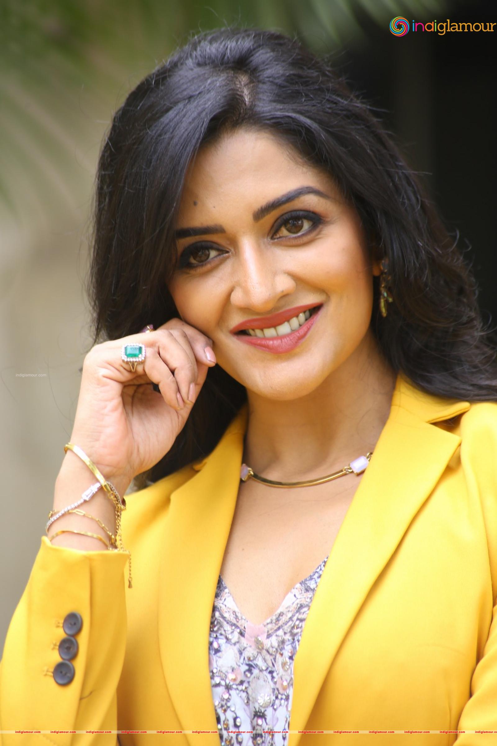 Vimala Raman Actress hd photo