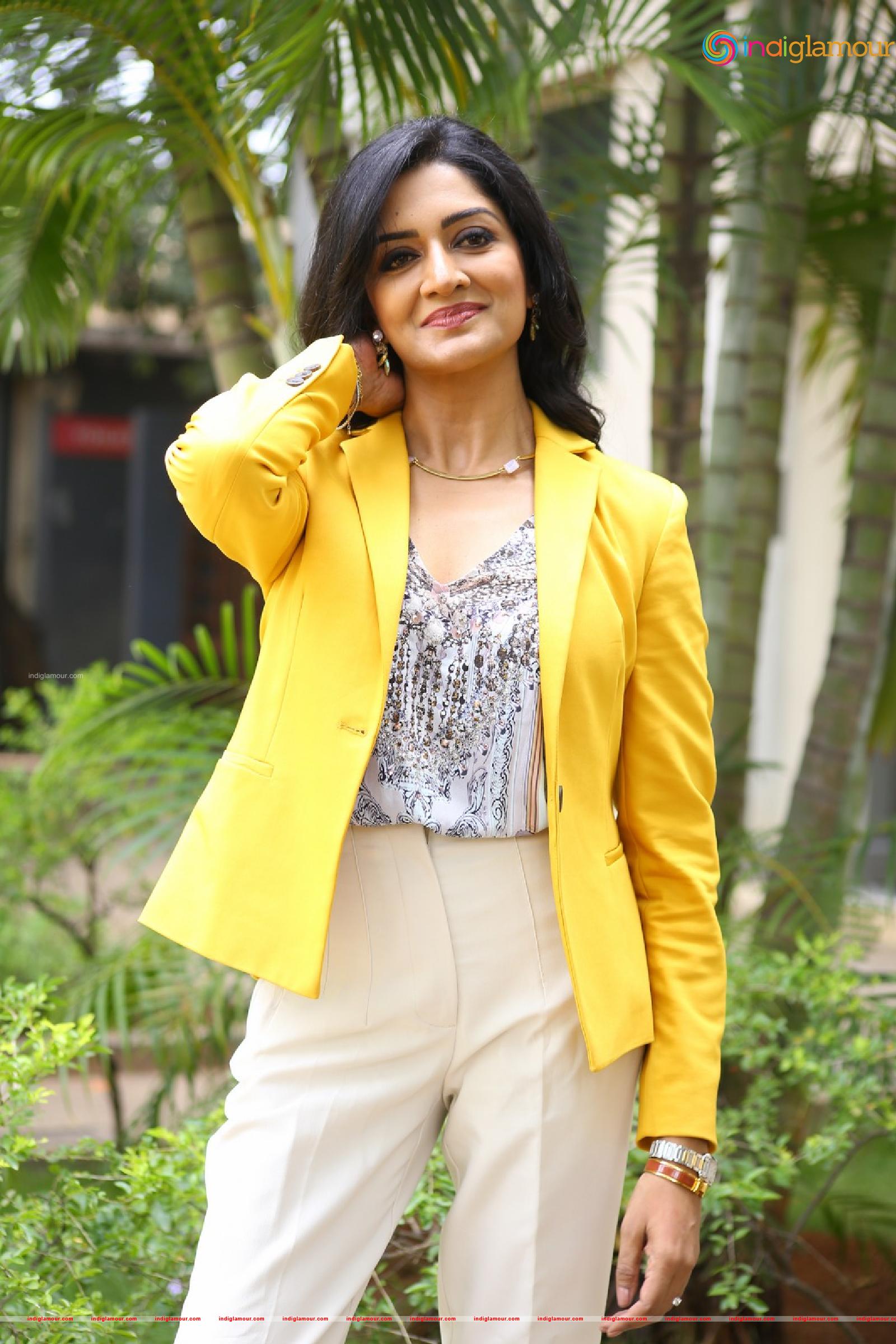 Vimala Raman Actress hd photo