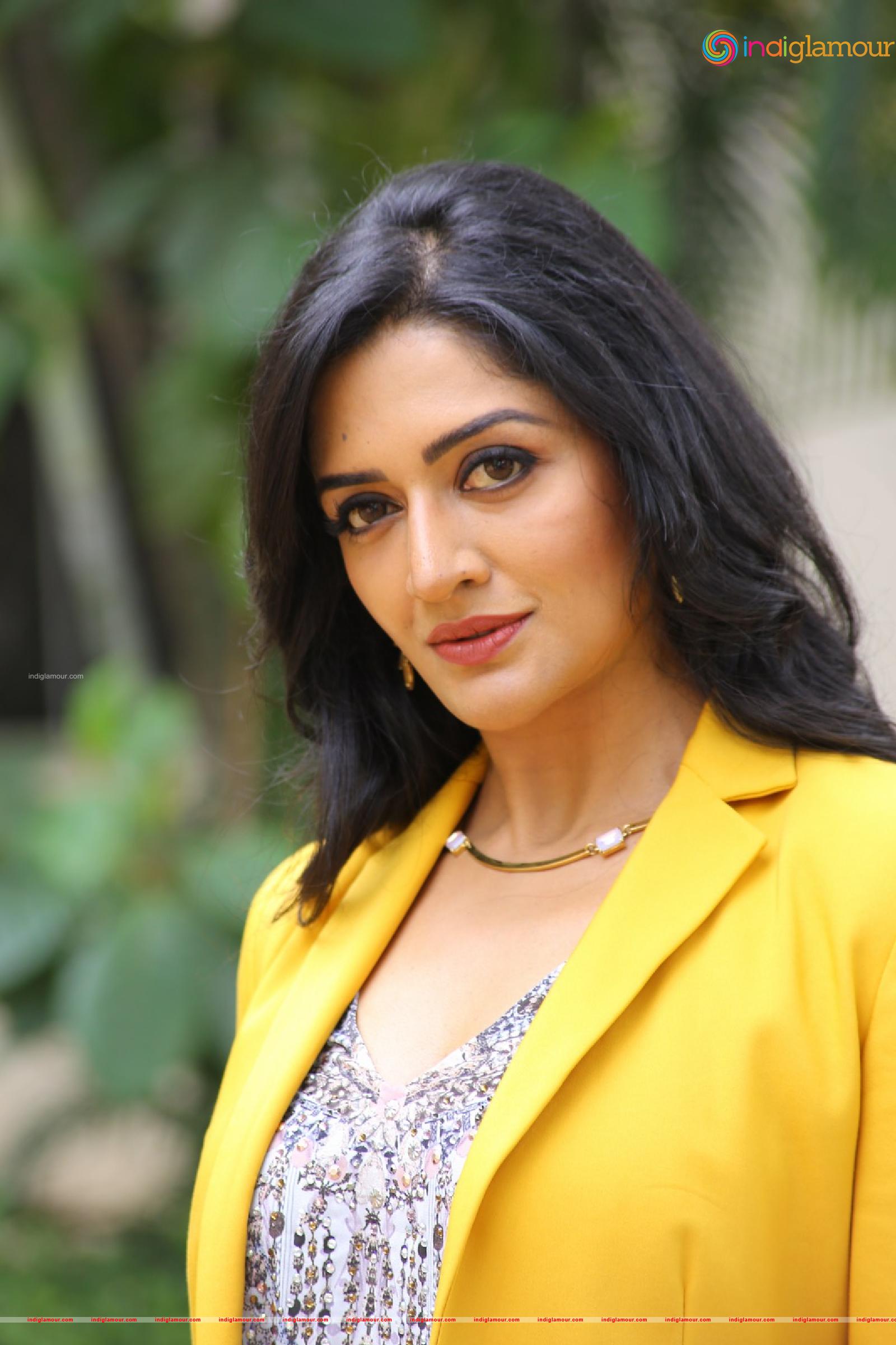 Vimala Raman Actress hd photo