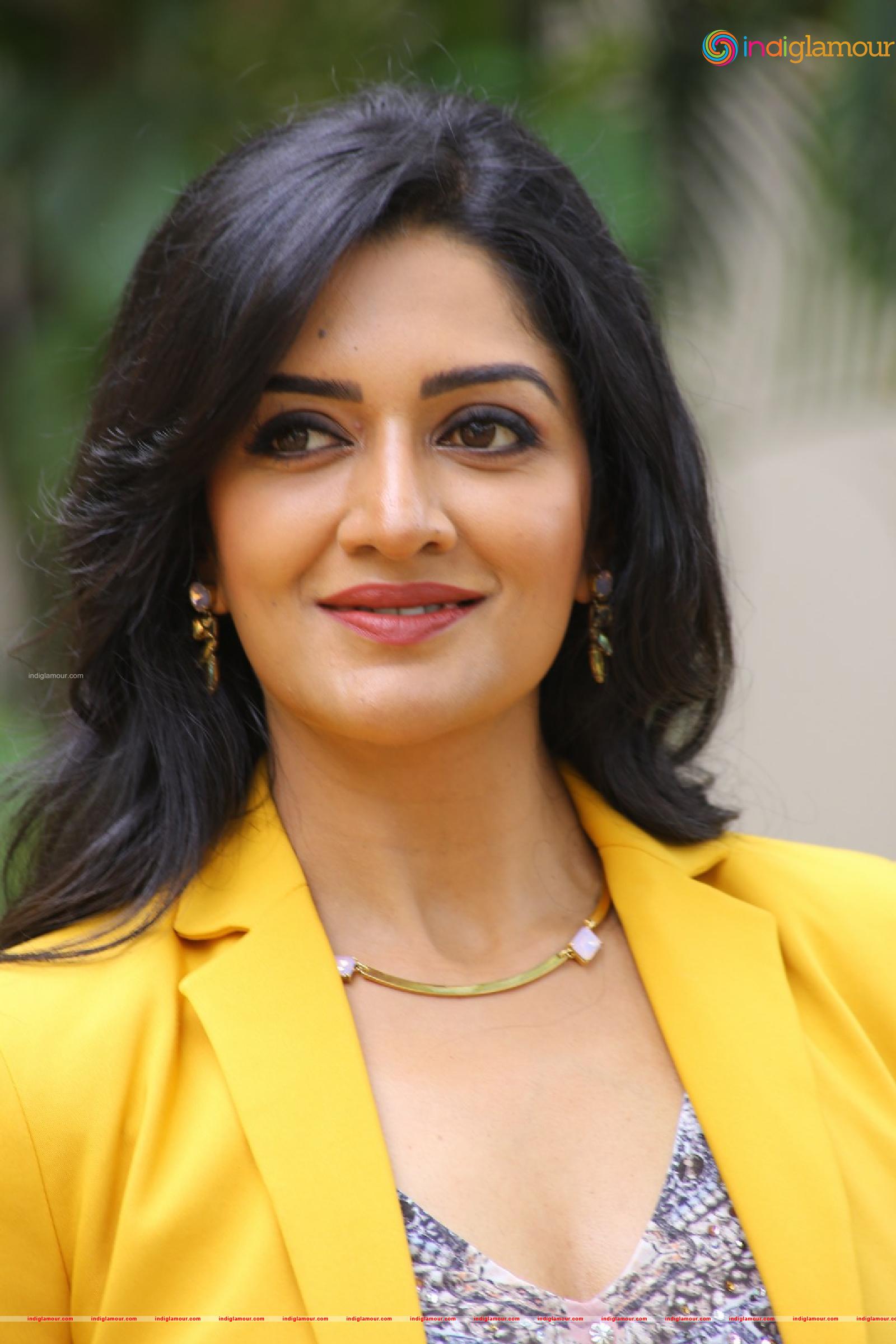 Vimala Raman Actress hd photo