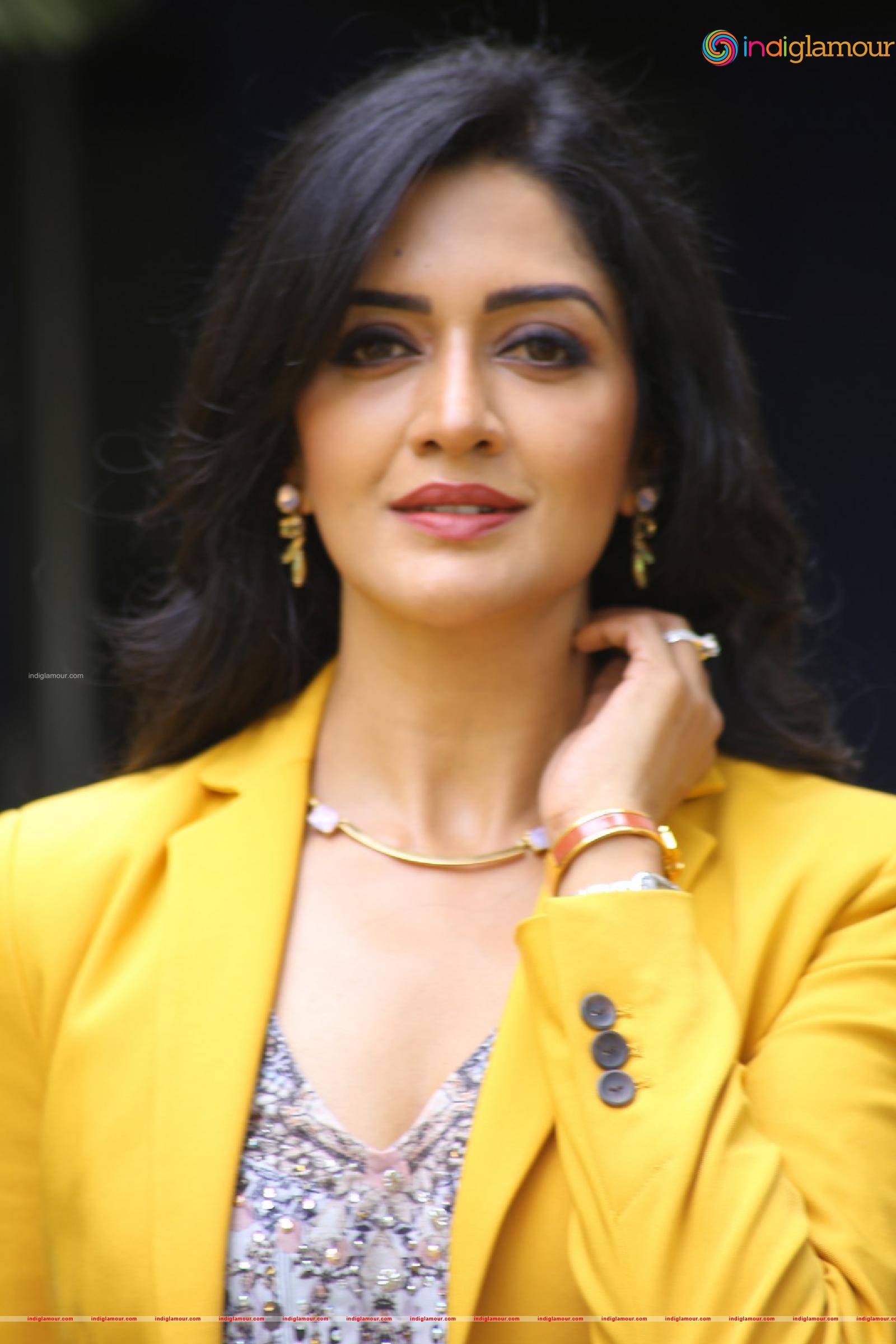 Vimala Raman Actress hd photo