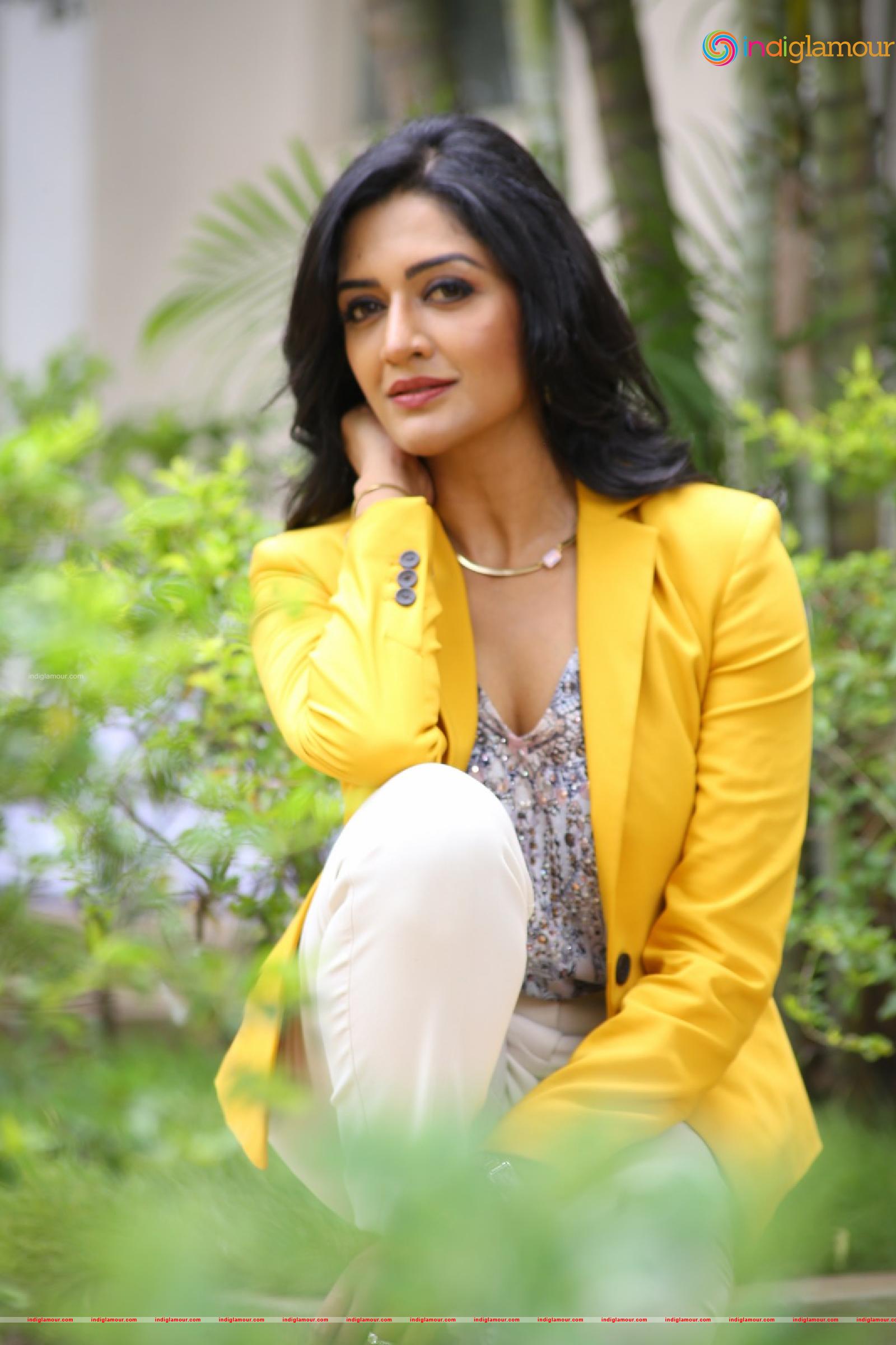 Vimala Raman Actress hd photo