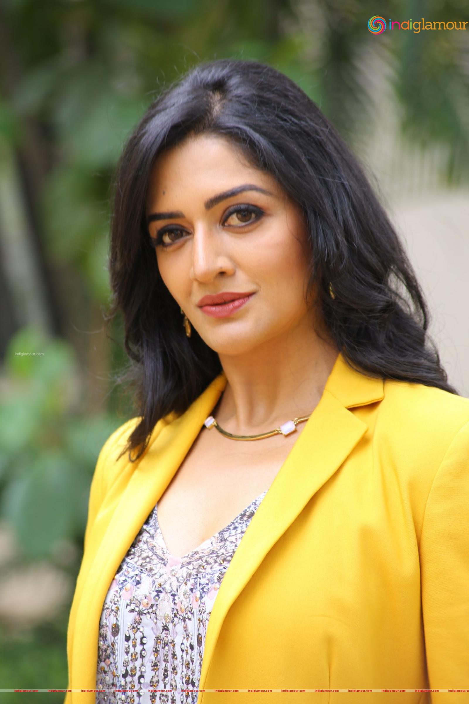 Vimala Raman Actress hd photo