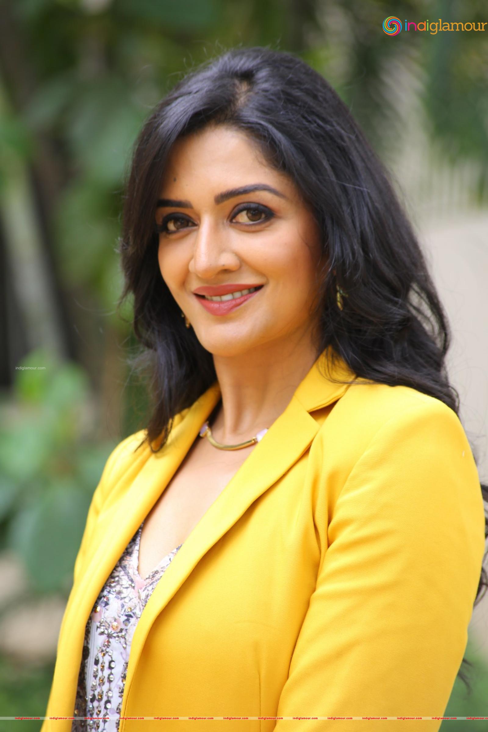 Vimala Raman Actress hd photo