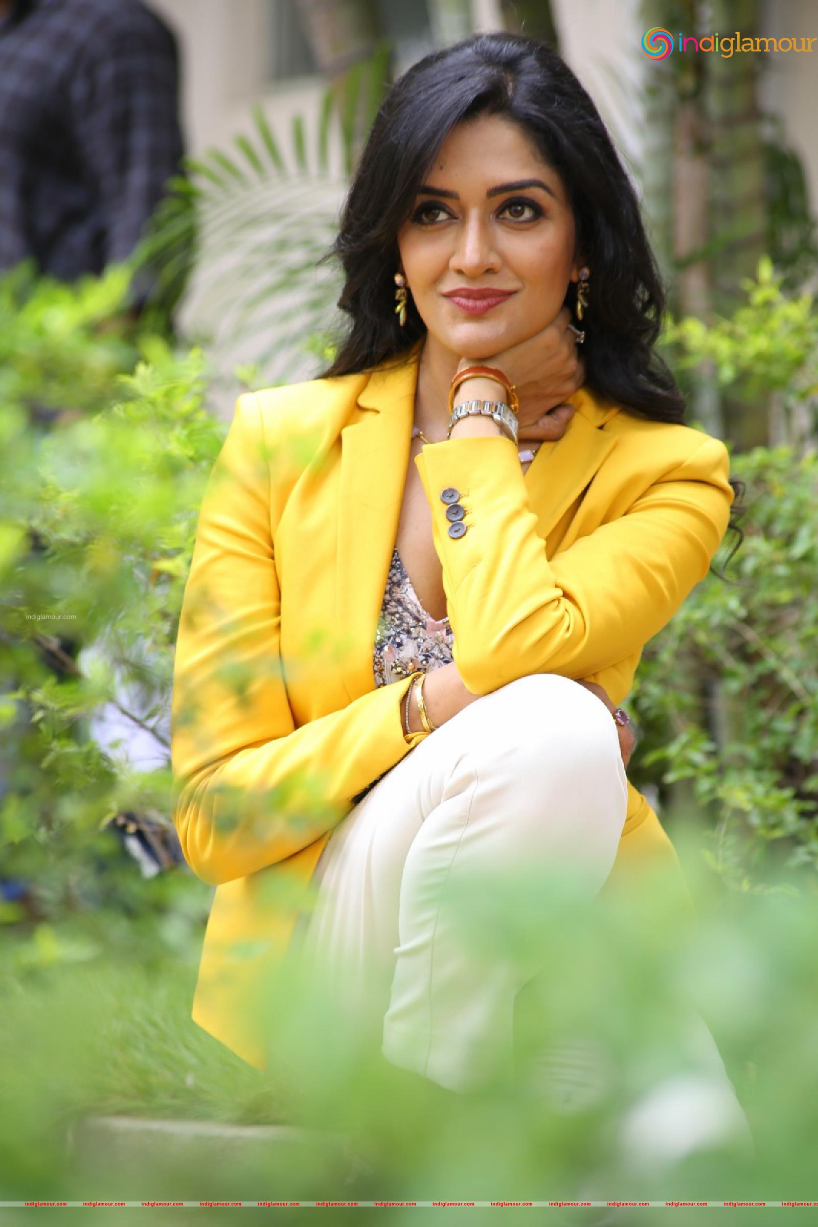 Vimala Raman Actress hd photo