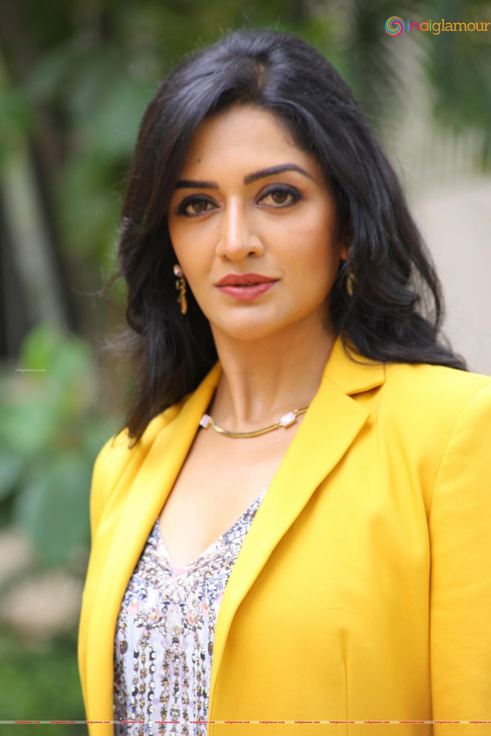 Vimala Raman Actress hd photo