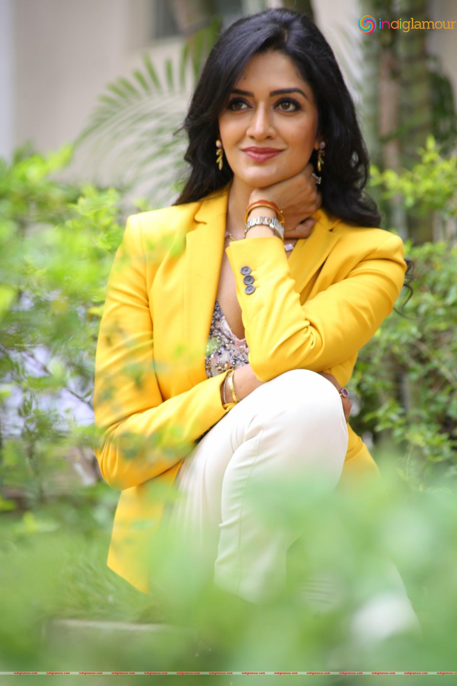 Vimala Raman Actress hd photo