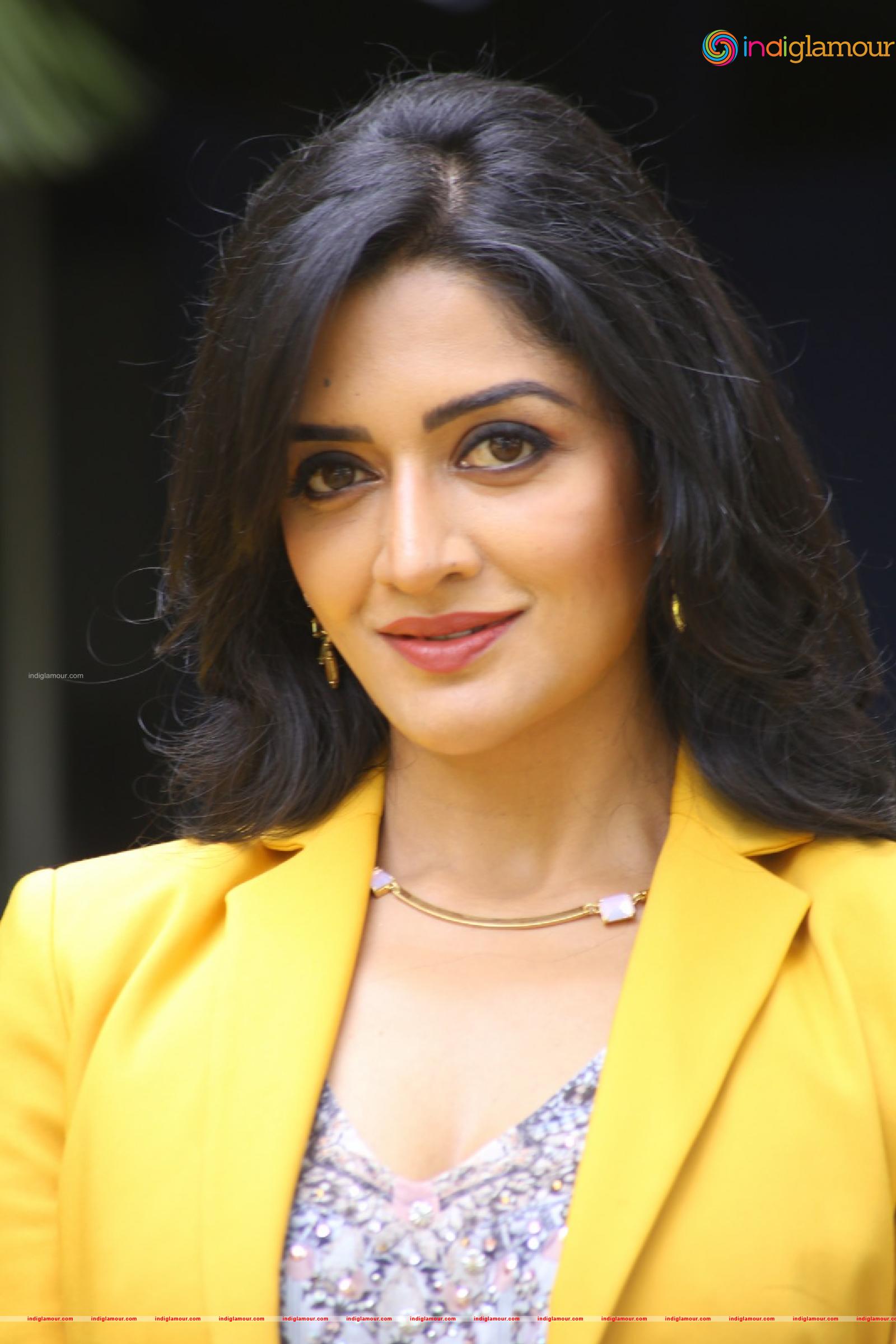 Vimala Raman Actress hd photo