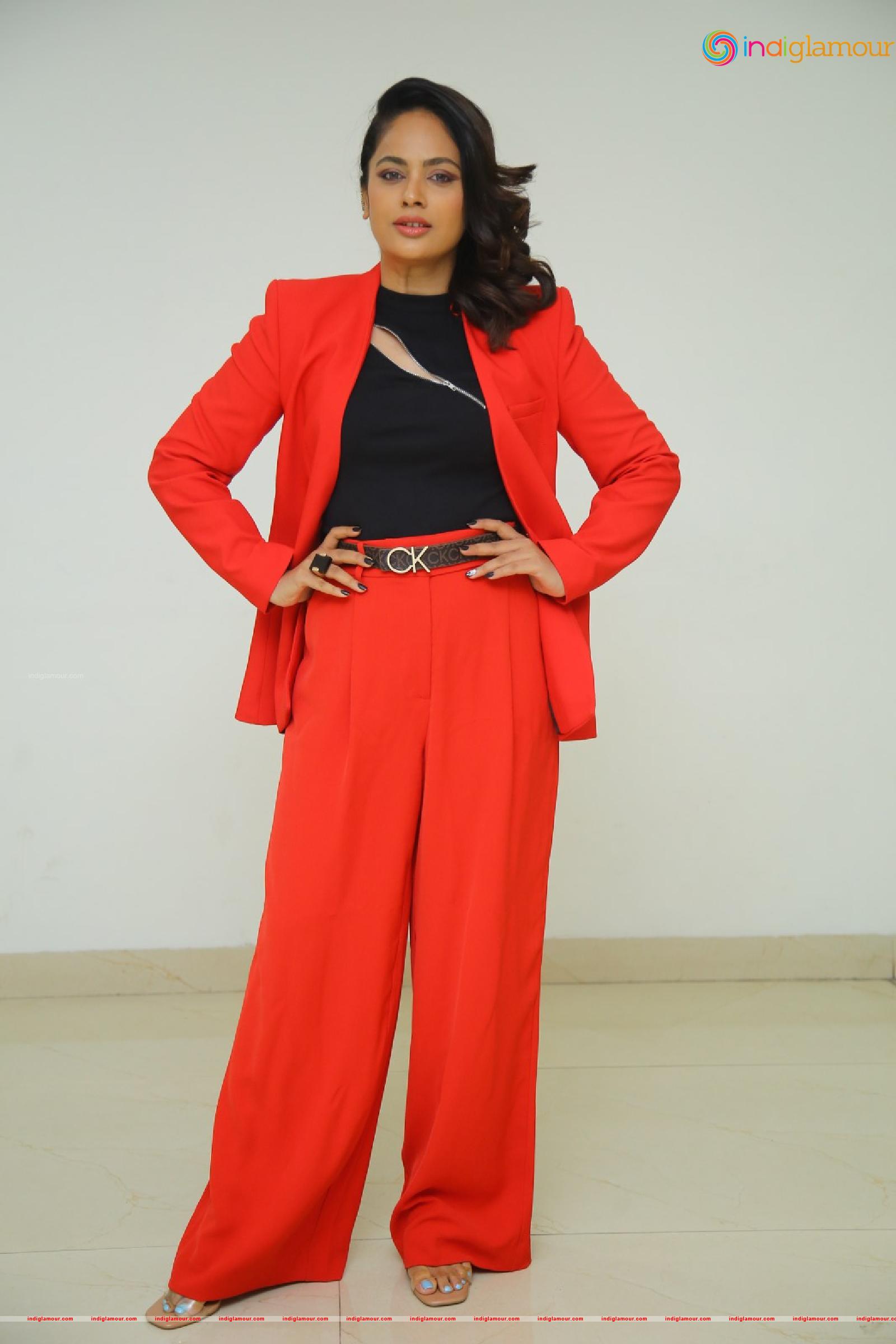 Nanditha Swetha Actress hd photo