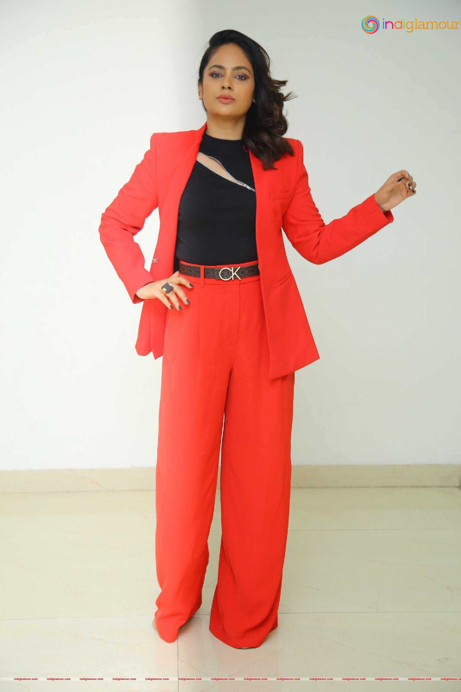 Nanditha Swetha Actress hd photo
