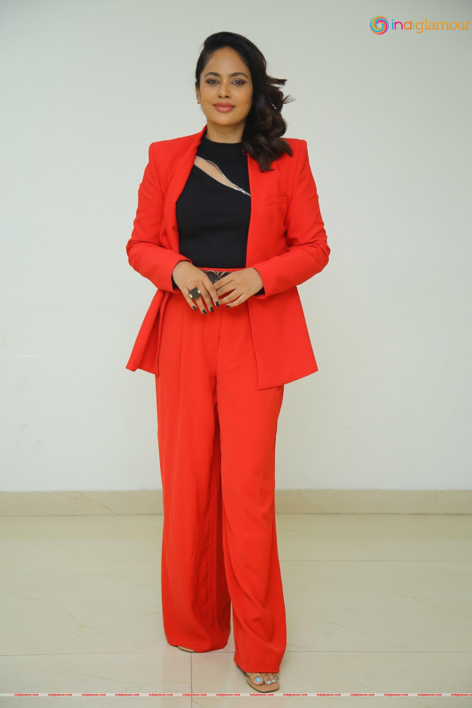Nanditha Swetha Actress hd photo