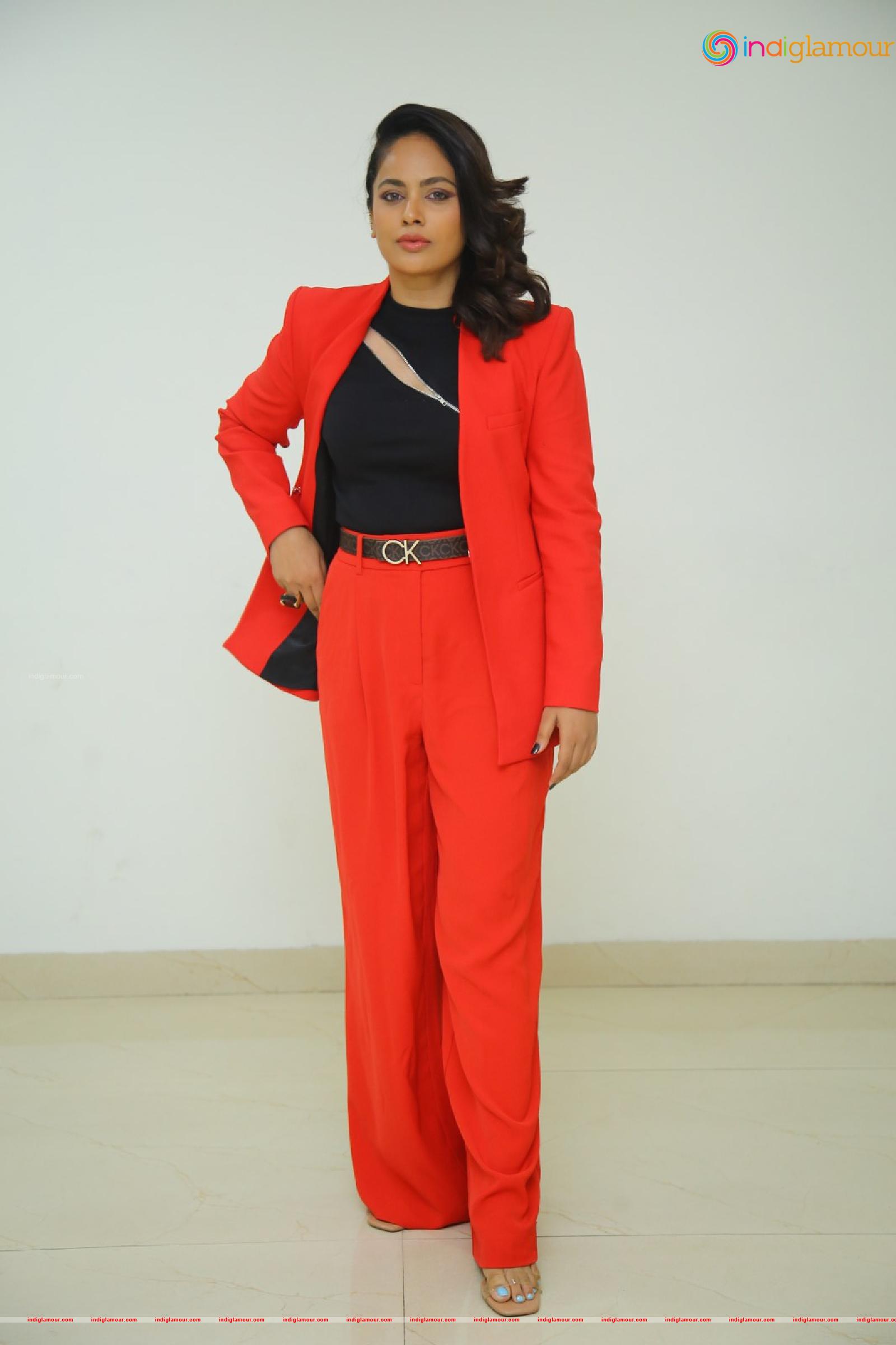 Nanditha Swetha Actress hd photo