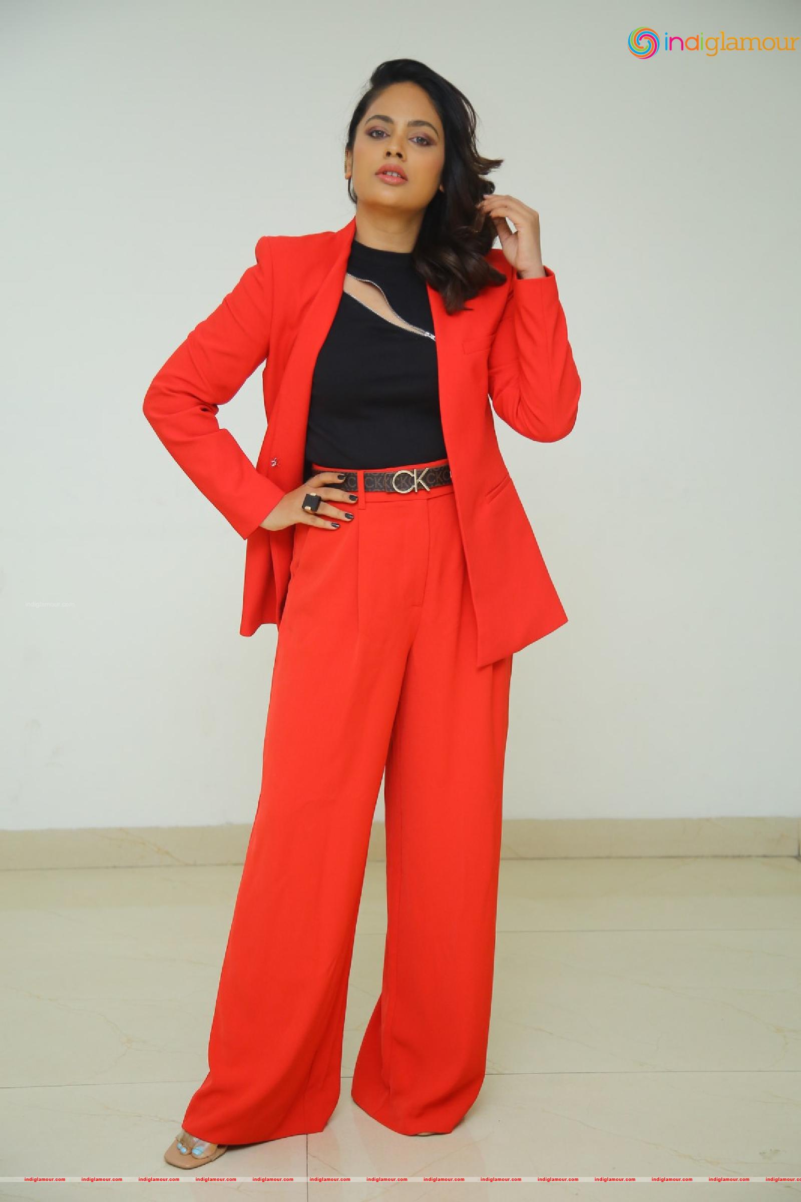 Nanditha Swetha Actress hd photo