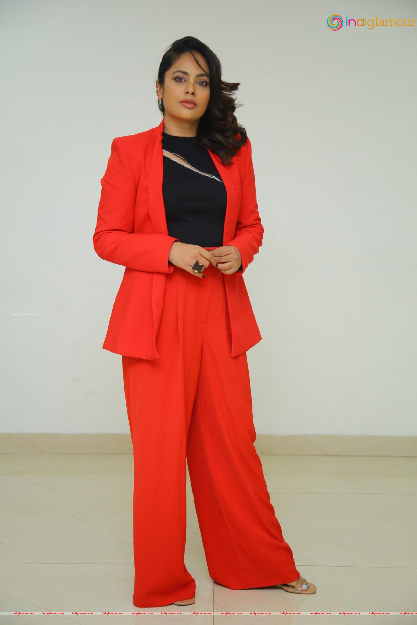 Nanditha Swetha Actress hd photo