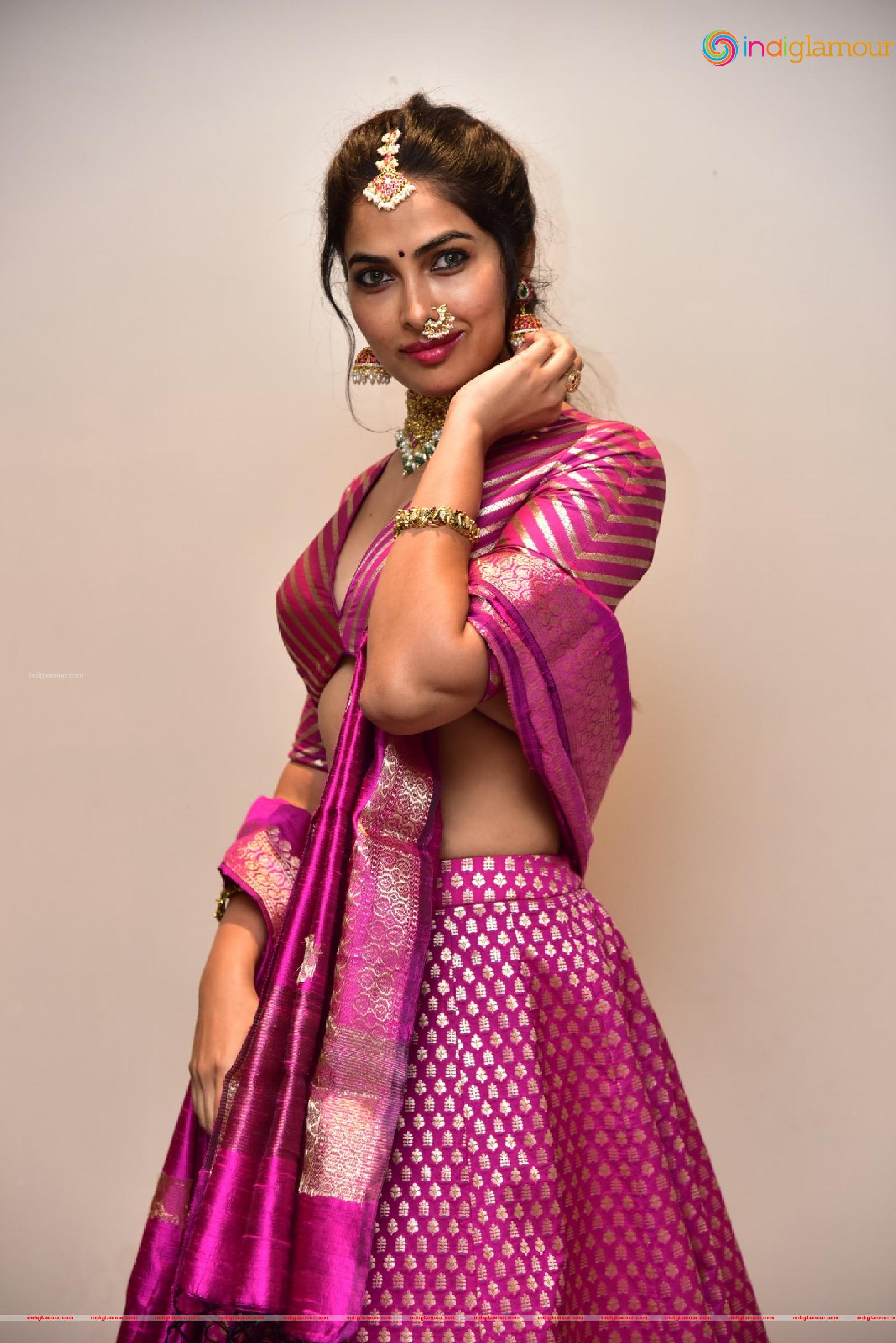 Divi Vadthya Actress hd photo