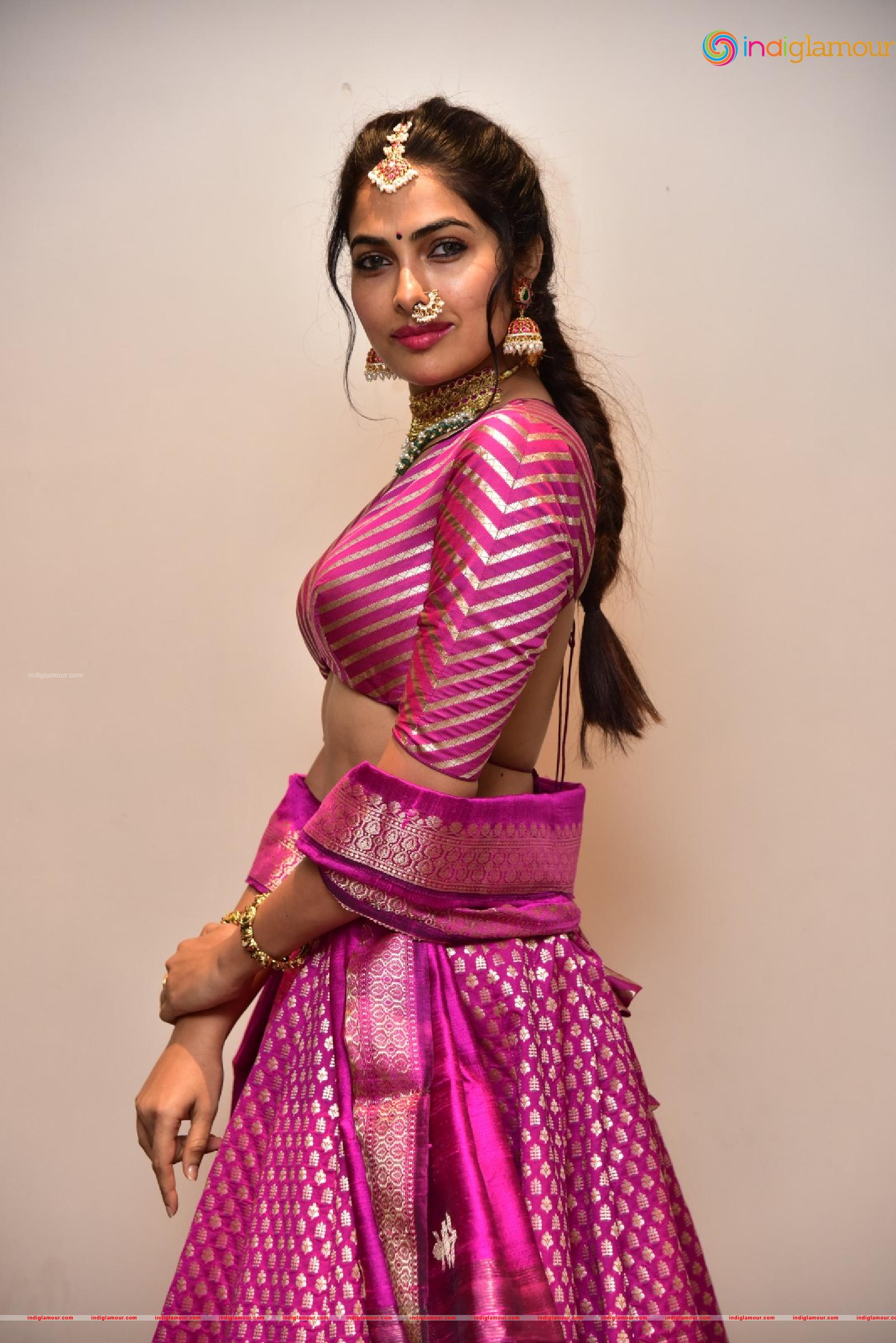 Divi Vadthya Actress hd photo