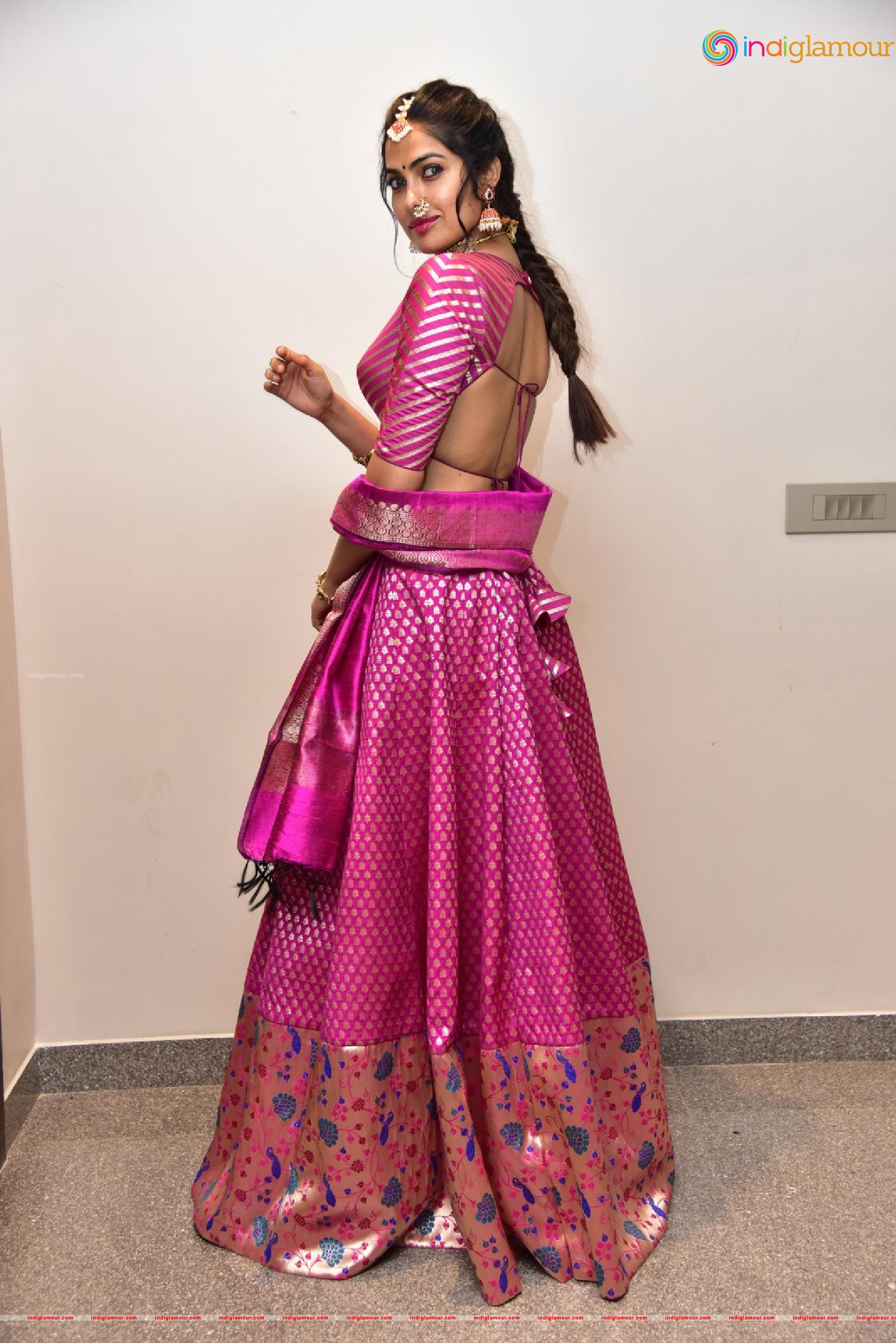 Divi Vadthya Actress hd photo