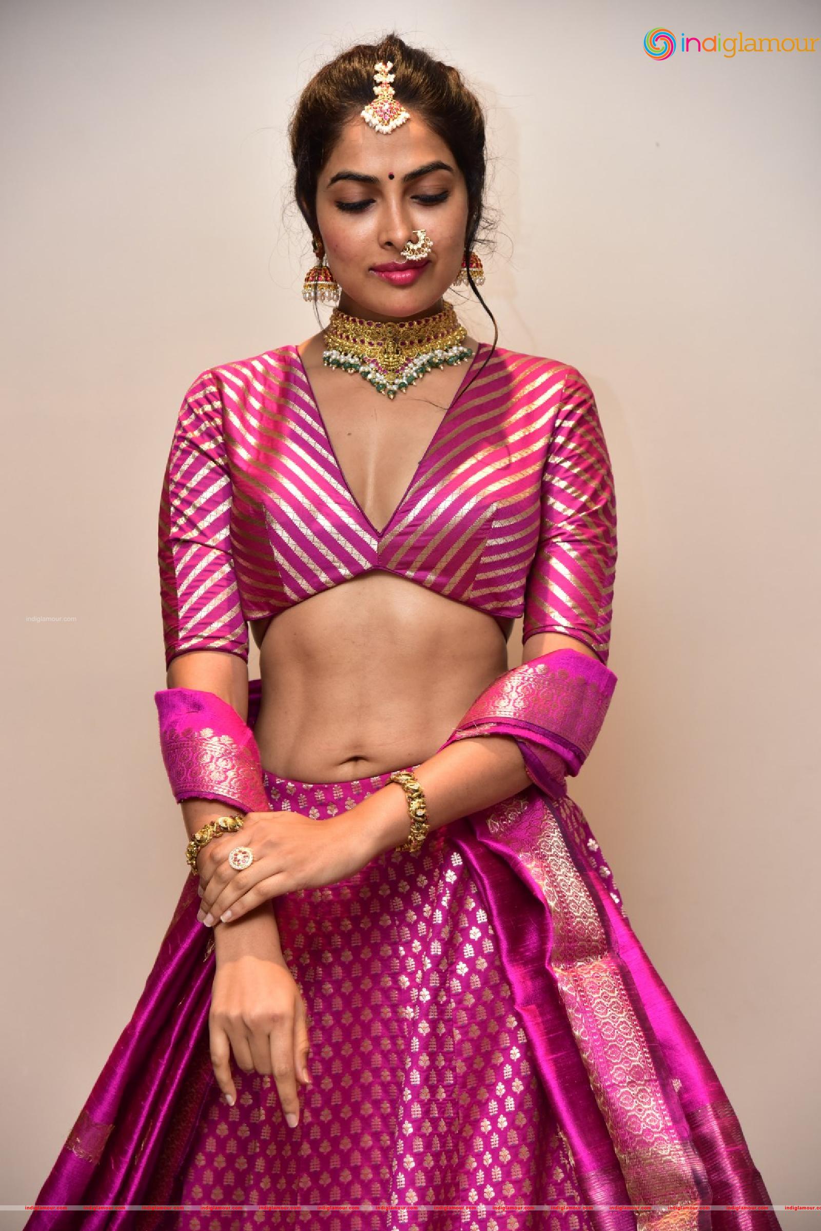 Divi Vadthya Actress hd photo