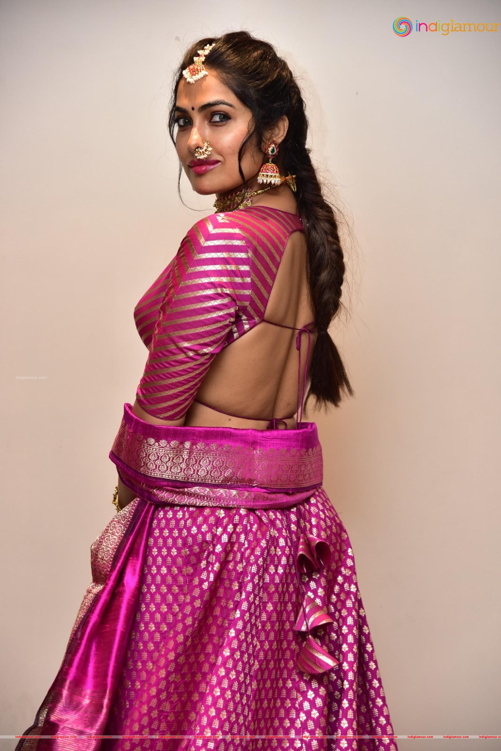 Divi Vadthya Actress hd photo