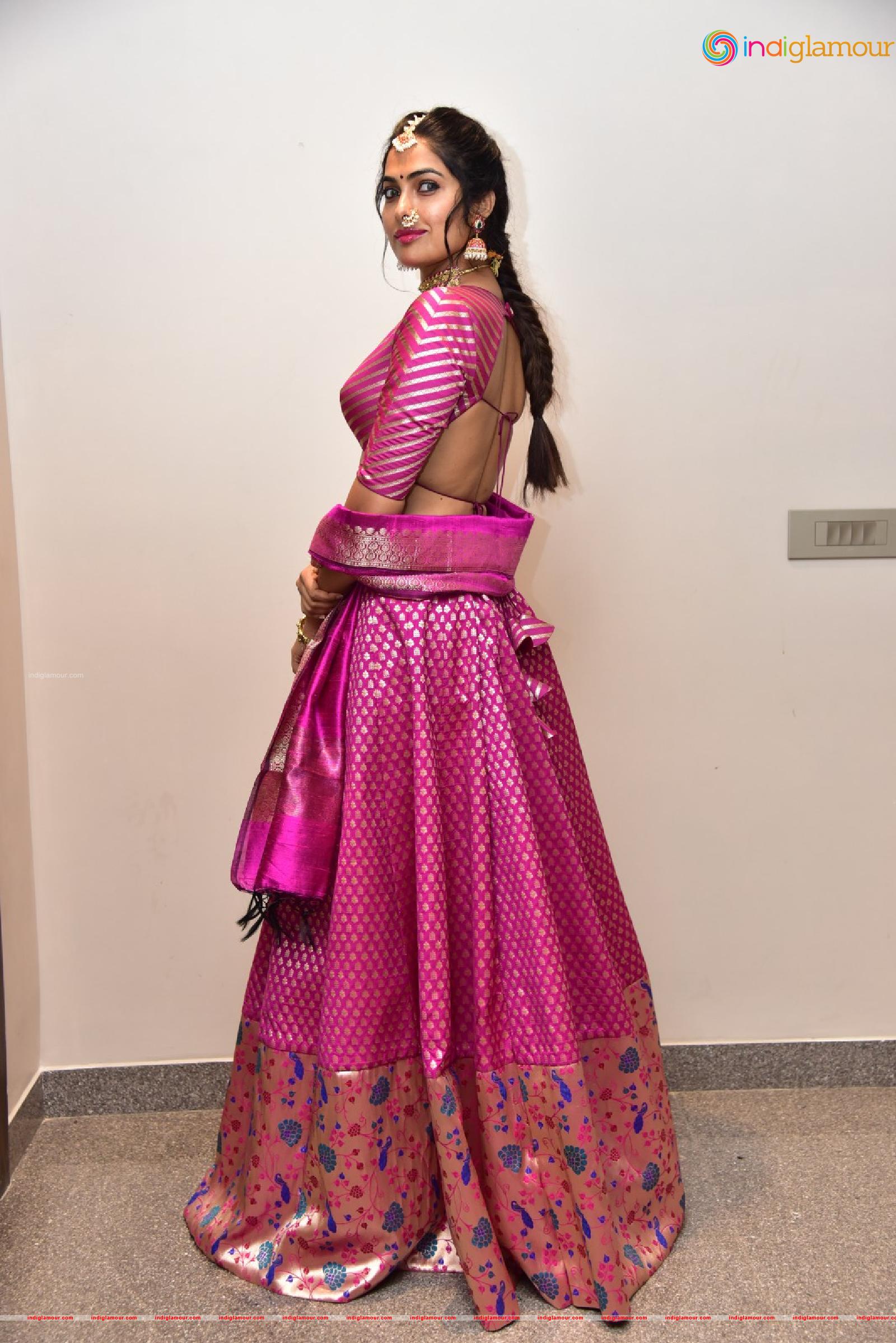 Divi Vadthya Actress hd photo