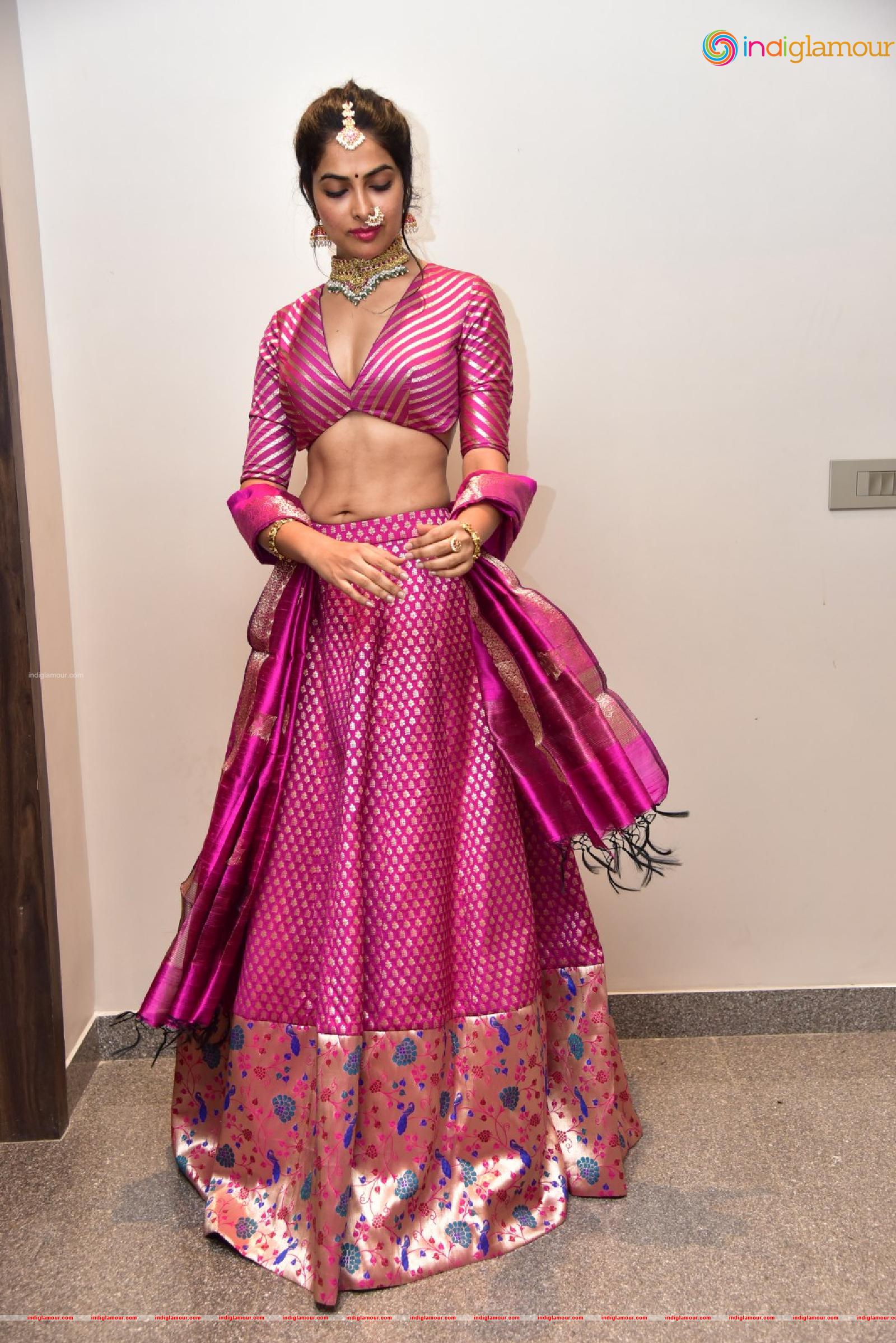 Divi Vadthya Actress hd photo