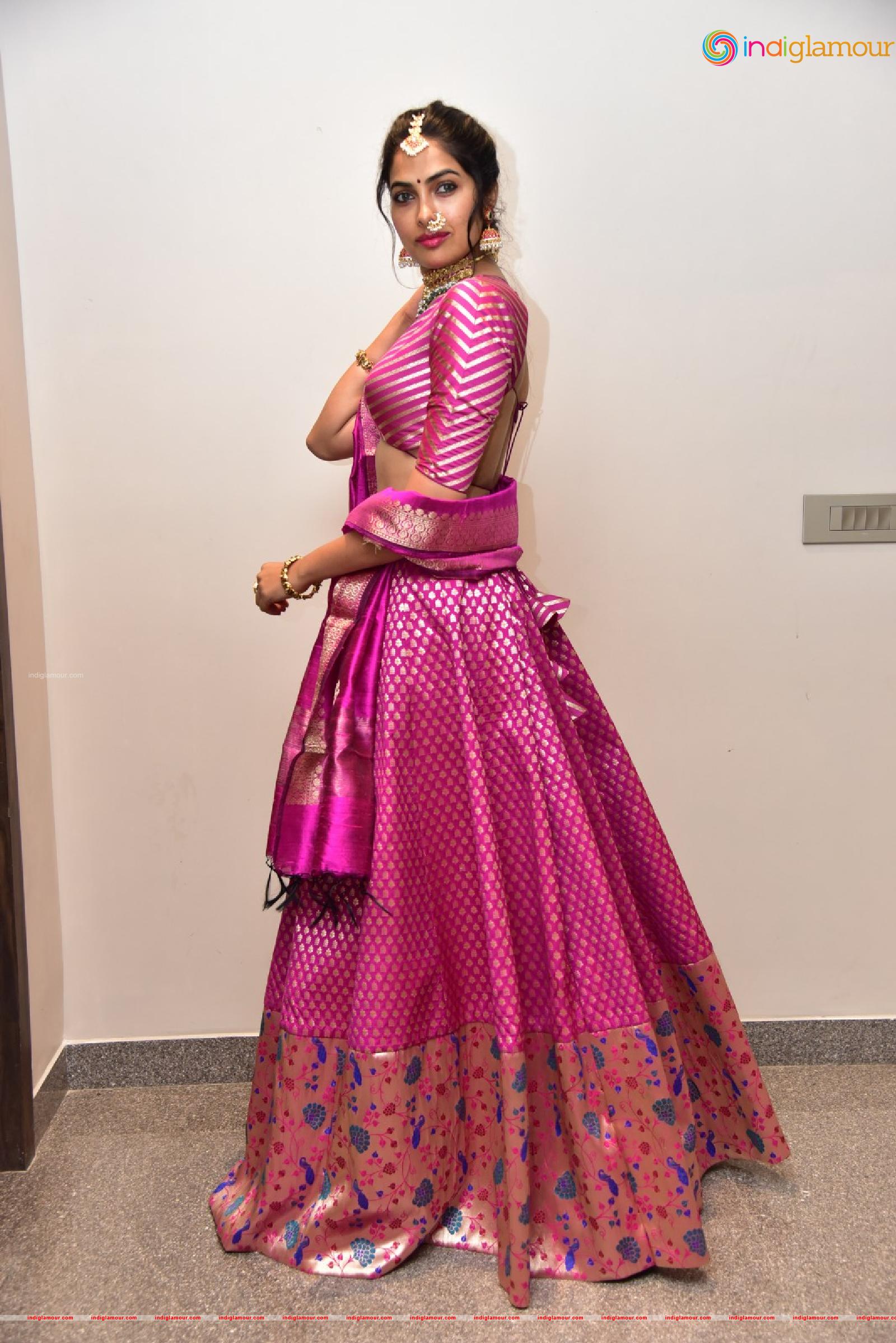 Divi Vadthya Actress hd photo